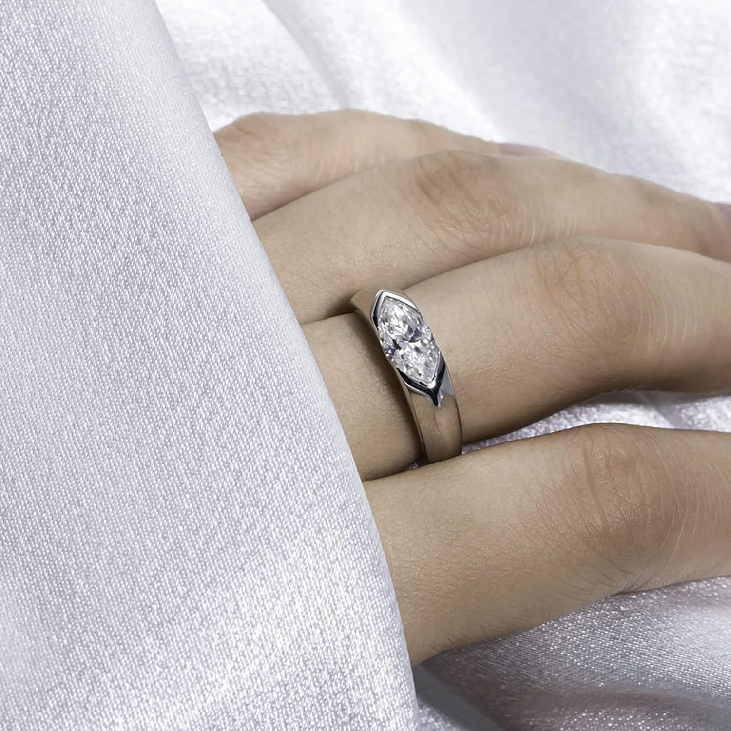 10x5 mm Oval Marquise Cut Moissanite Engagement Ring for Women Platinum-Plated Silver Half Bezel Tension Set Solitaire Wedding Band D color VVS Moissanite Anniversary Promise Rings