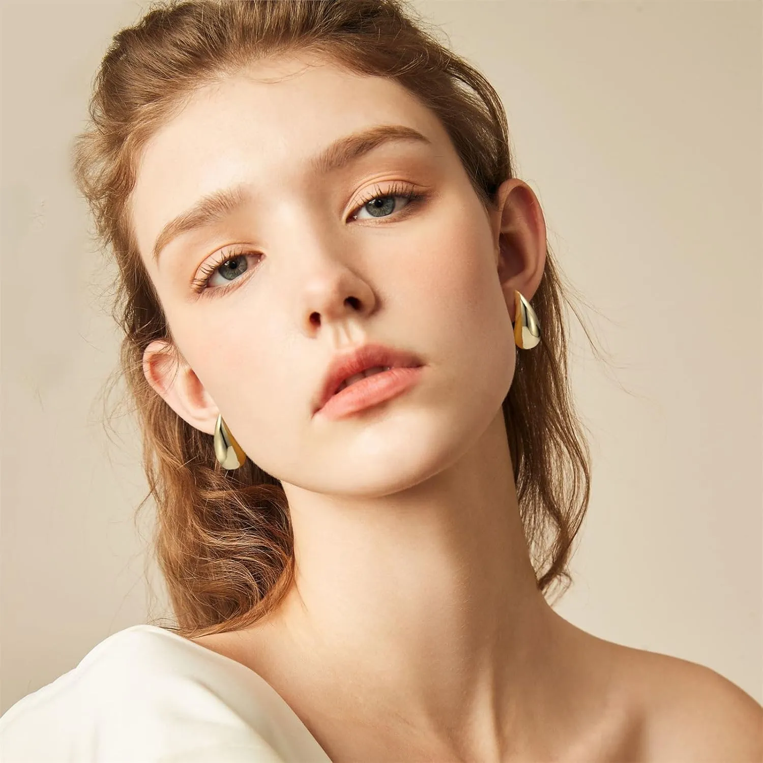 14K Gold Plated Teardrop Chunky Hoop Earrings for Women Waterdrop Gold Earrings Lightweight Teardrop Gold Big Earrings Geometric High Polished Statement Hoop Earrings Fashion Jewelry Gift