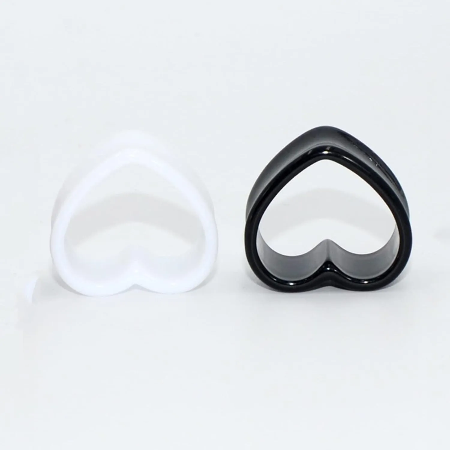 2Pcs Acrylic Ear Gauges Jewelry, 10mm Ear Tunnel Earrings White Hollow Heart Shape Earrings Plugs and Tunnels
