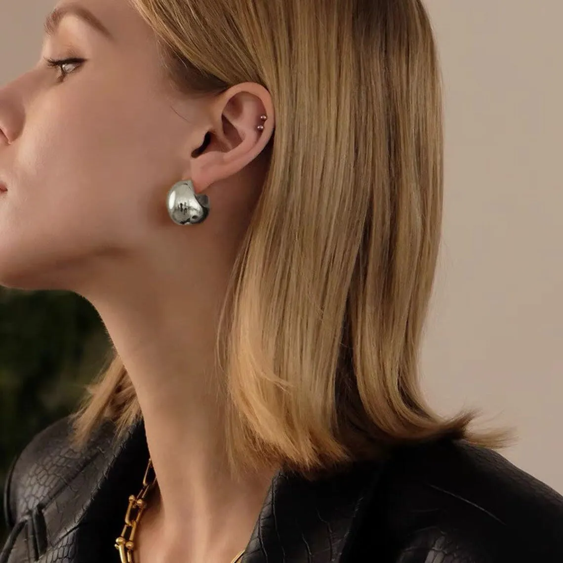 8YEARS Chunky Gold Hoop Earrings for Women, 18K Gold Plated Lightweight Waterdrop Hollow Open Hoops, Hypoallergenic Gold Earrings DupesTrendy Jewelry for Women