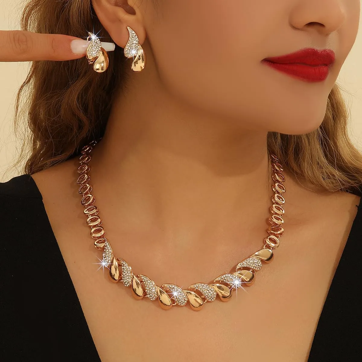 Alloy Crystal Statement Necklace Earrings Sets for Women Elegant Rose Gold Pendant Jewelry for Bridal Bridesmaid Weddings Parties Evening Events Special Occasions