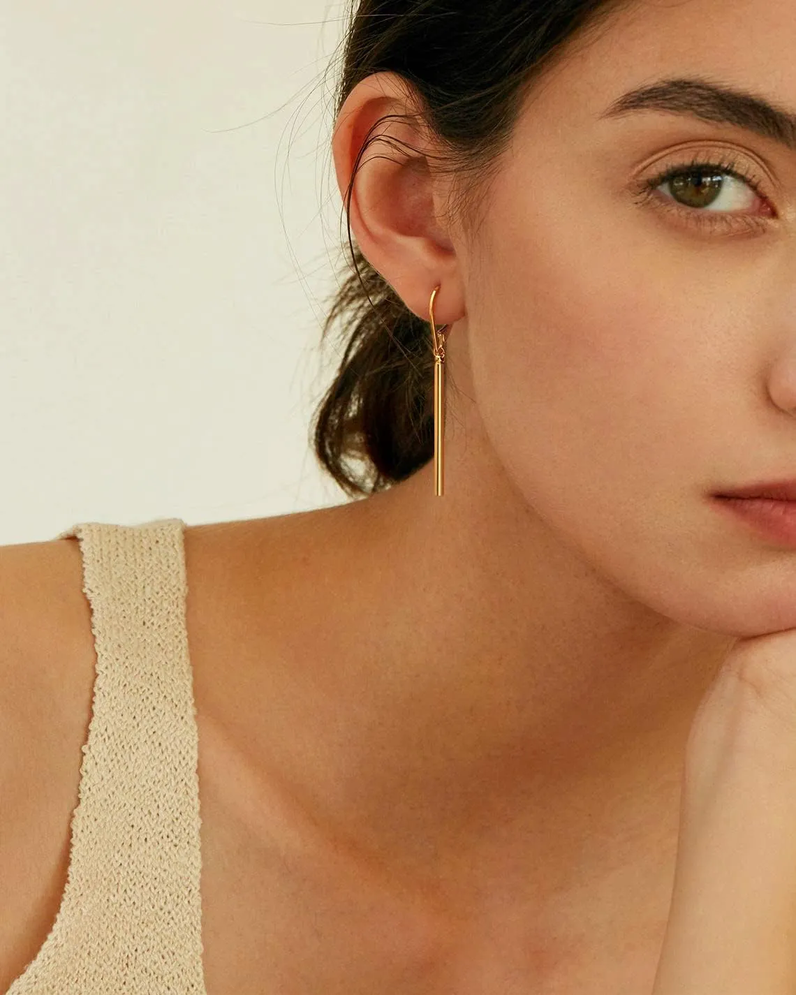 Aobei Pearl 18K Gold/Platimun Plated Brass Long Vertical Bar Drop Dangle Earring Minimal Hanging Earrings Geometric jewelry for Women