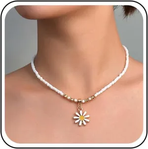 Boho Daisy Flower Pendant Necklace Enamel Daisy Flower Necklace White Seed Beaded Necklace Chain Rice Bead Choker Necklace Jewelry for Women