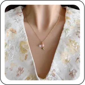 Boho Tulip Pearl Necklace Flower Tulip Pearl Pendant Necklace Dainty Pearl Floral Statement Necklace Vintage Gold Tulip Flower Necklace Chain Jewelry for Women