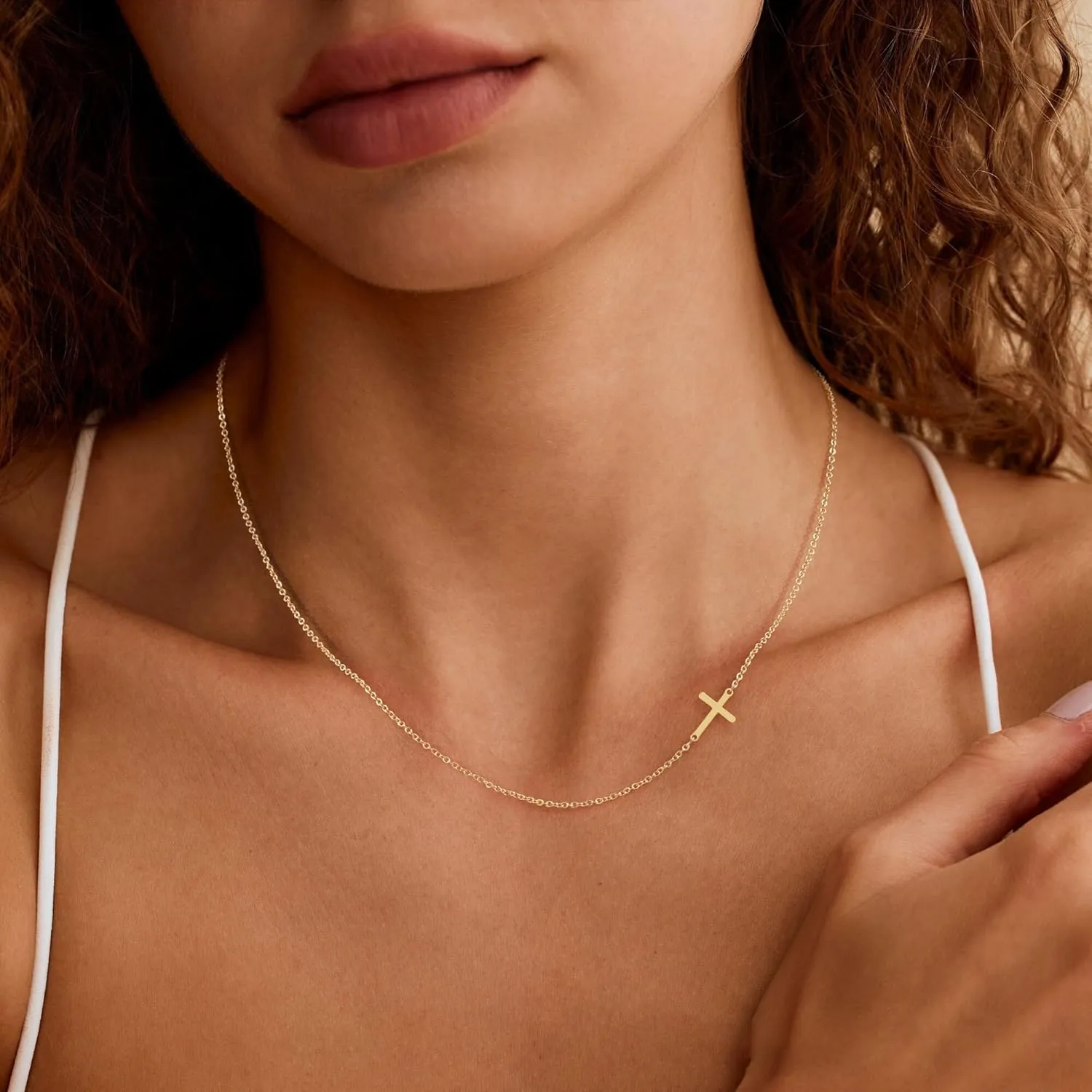 Cross Necklace for Women, Small 14K Gold Plated Cross Pendant Necklace Dainty Gold Cross Necklace Cute Cross Choker Necklace Simple Gold Charm Necklace for Women Trendy Jewelry Gifts