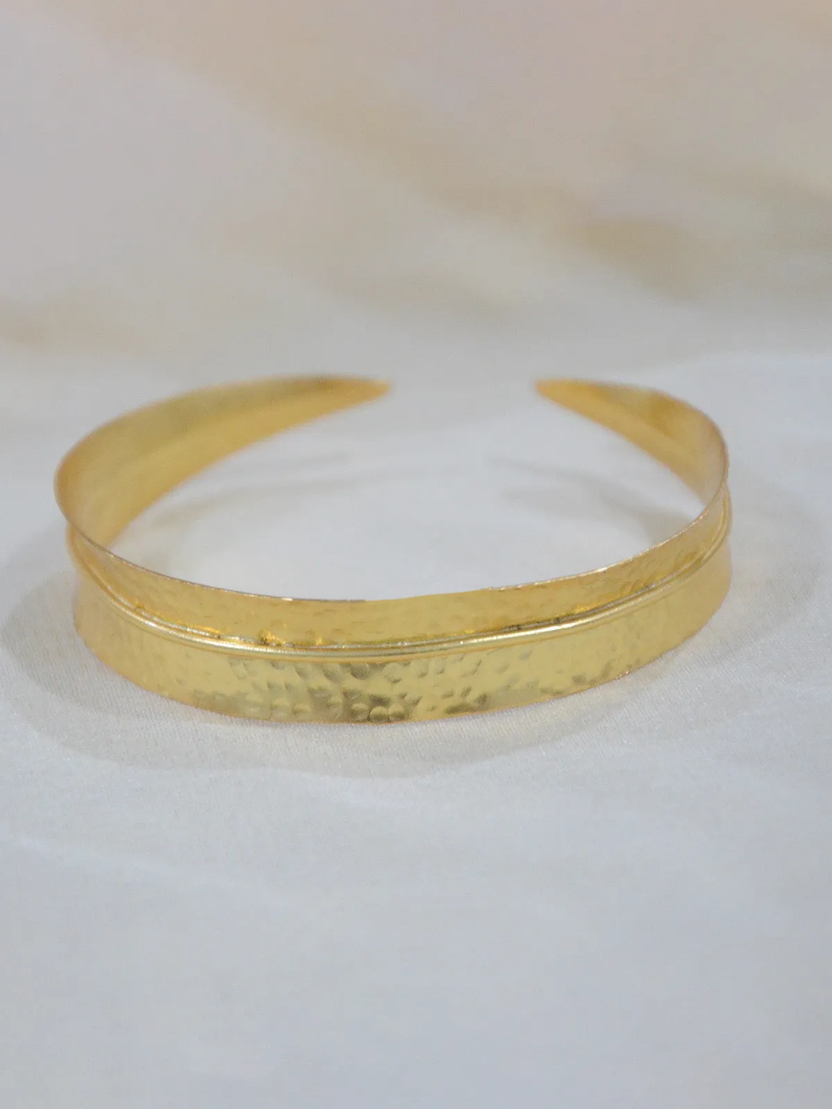 Dira Bangle Plain Gold Set of 2