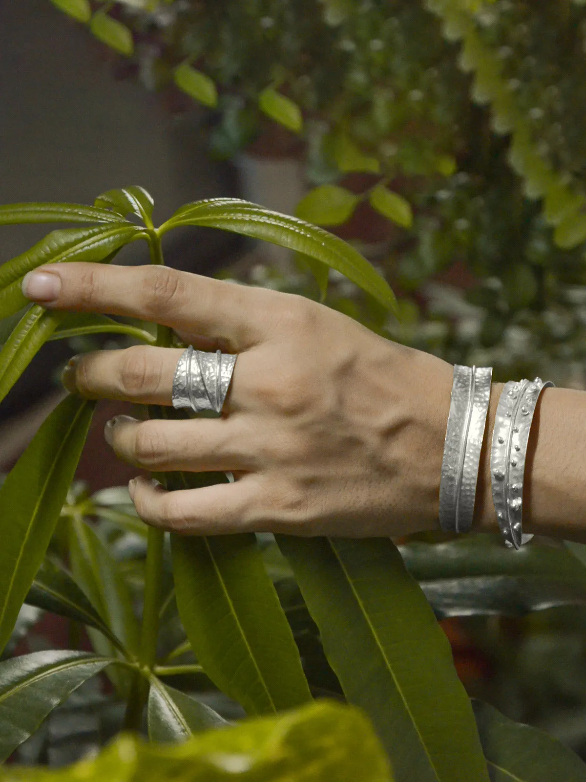 Dira Bangle Plain Silver Set of 2