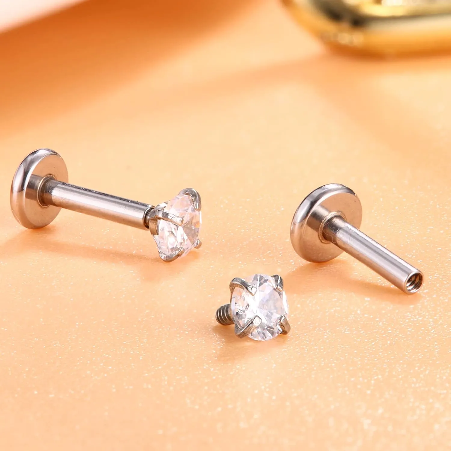 Drperfect 16G Internally Threaded Labret Stud Lip Rings Medusa Monroe Piercing 316L Stainless Steel CZ Cartilage Tragus Piercing Jewelry Forward Helix Earrings Nose Piercing 6mm 8mm 10mm