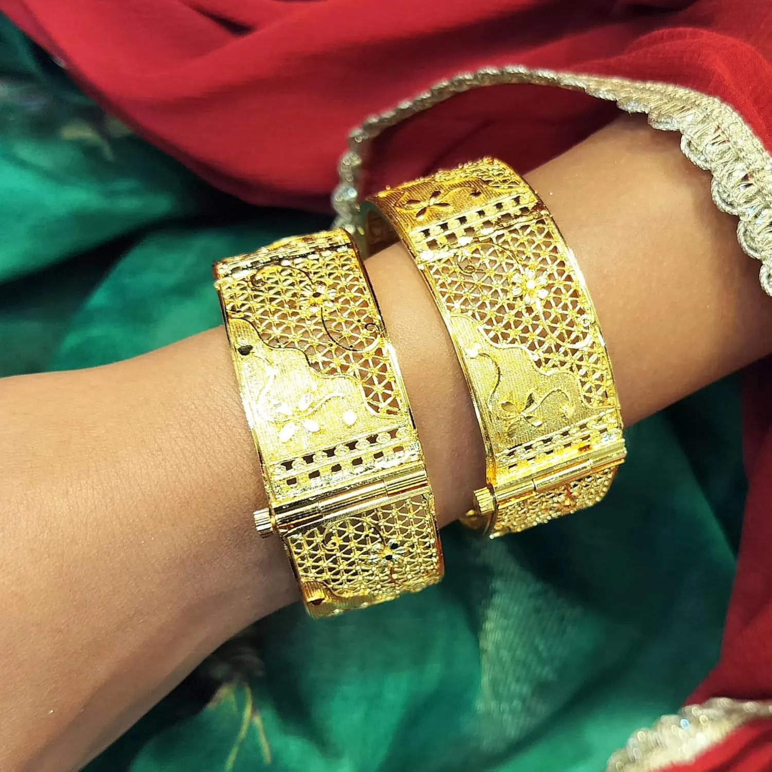 Efulgenz Indian Bangle Set for Women Dubai Style Bangle Set Filigree Style Hinge Openable Big Broad Bangles Bracelet Indian Bridal Jewelry for Wedding Bollywood Fashion Jewelry
