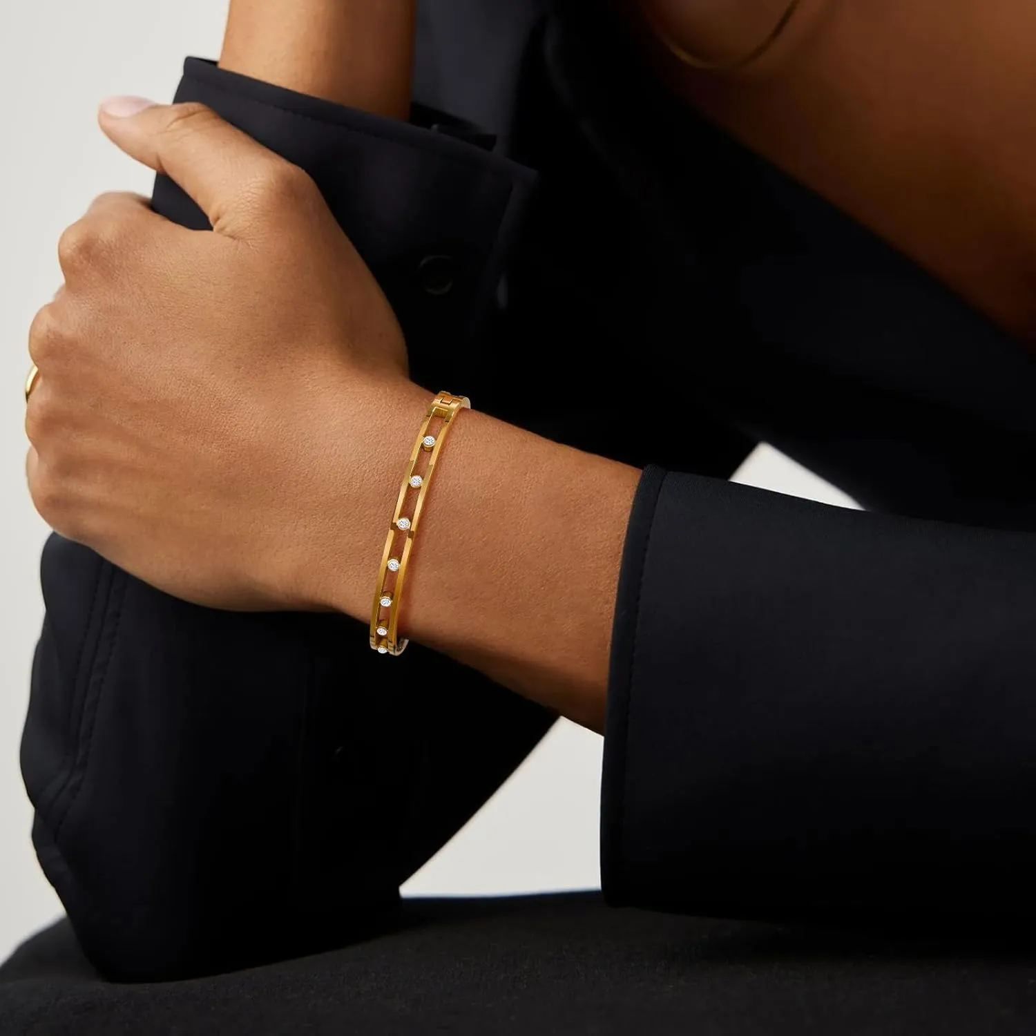 Gold Bangle Bracelets for Women, 18K Gold/Silver Plated Bangles for Women Gold Bracelets for Women Cuff Bracelet Tarnish Free Jewelry for Women Accessories for Her Gifts
