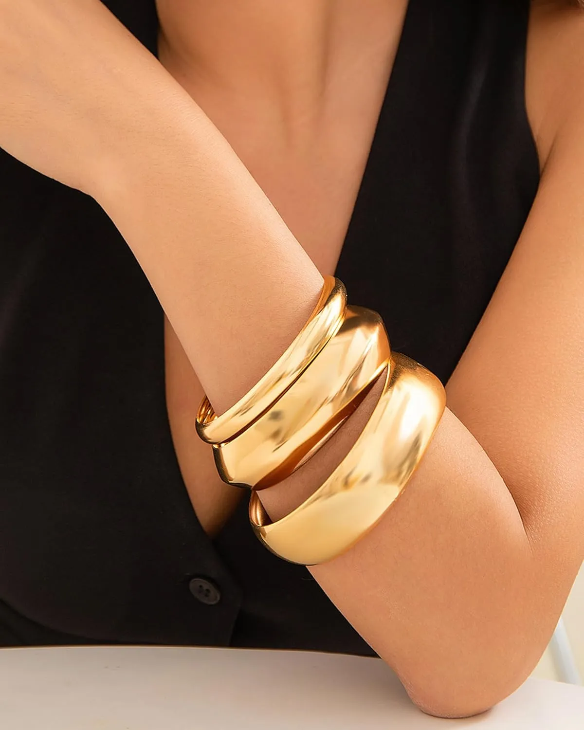 Gold Bangles for Women 14k Gold Plated Gold Cuff Bracelets Adjustable Chunky Bangles Hammered Textured Irregular Cuffs Statement Jewelry Gifts