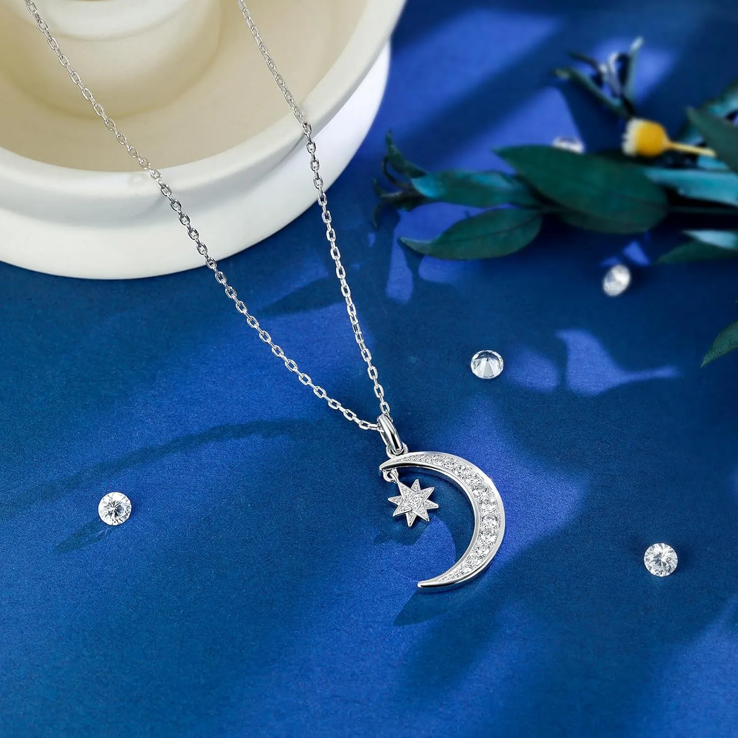 Gold Plated Moon Necklace for Women, Moon and Star Pendant Dainty Trendy Gold Chain Necklace Jewelry Gift for Girls