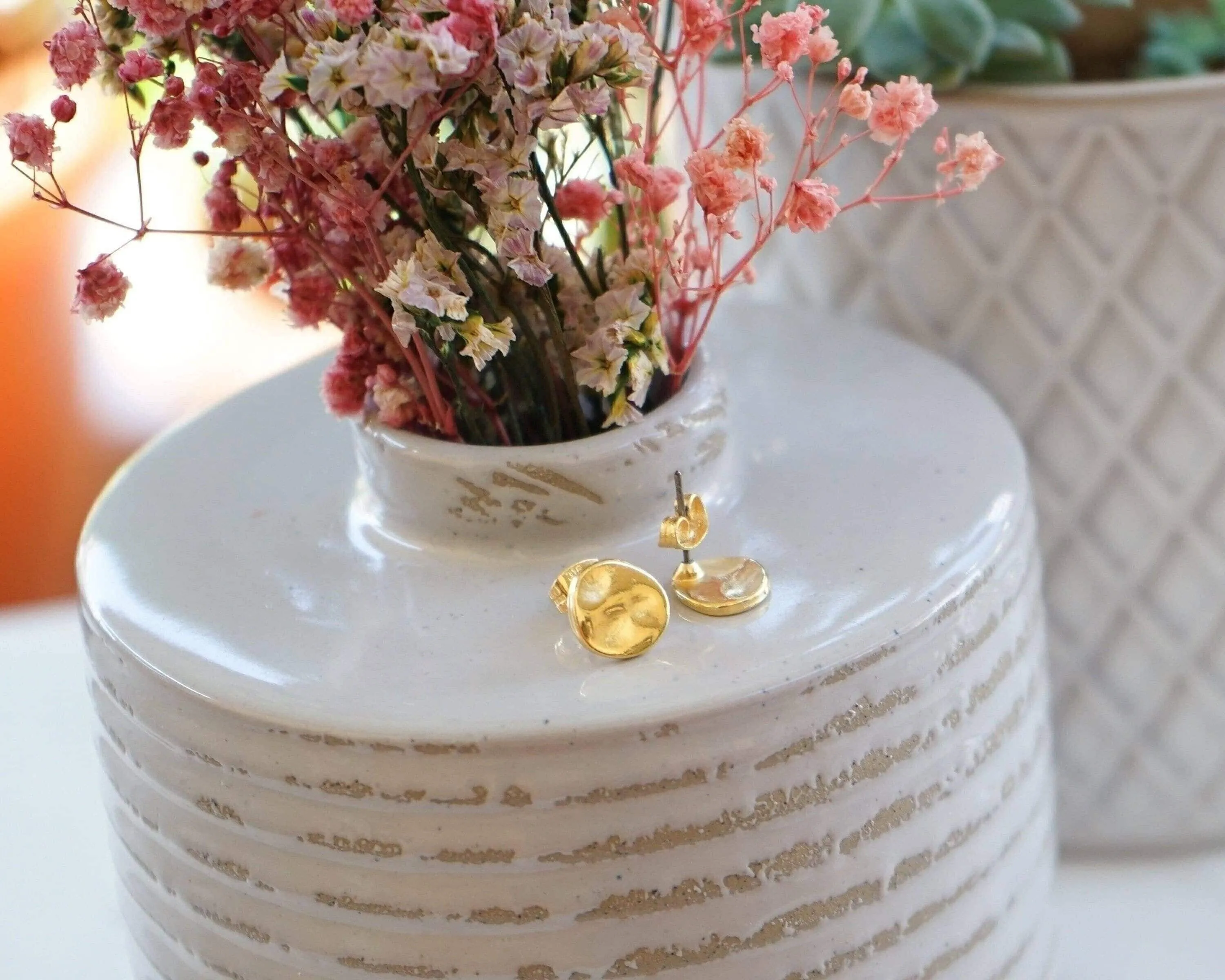 Gold Wavy Hammered Circle Stud Earrings