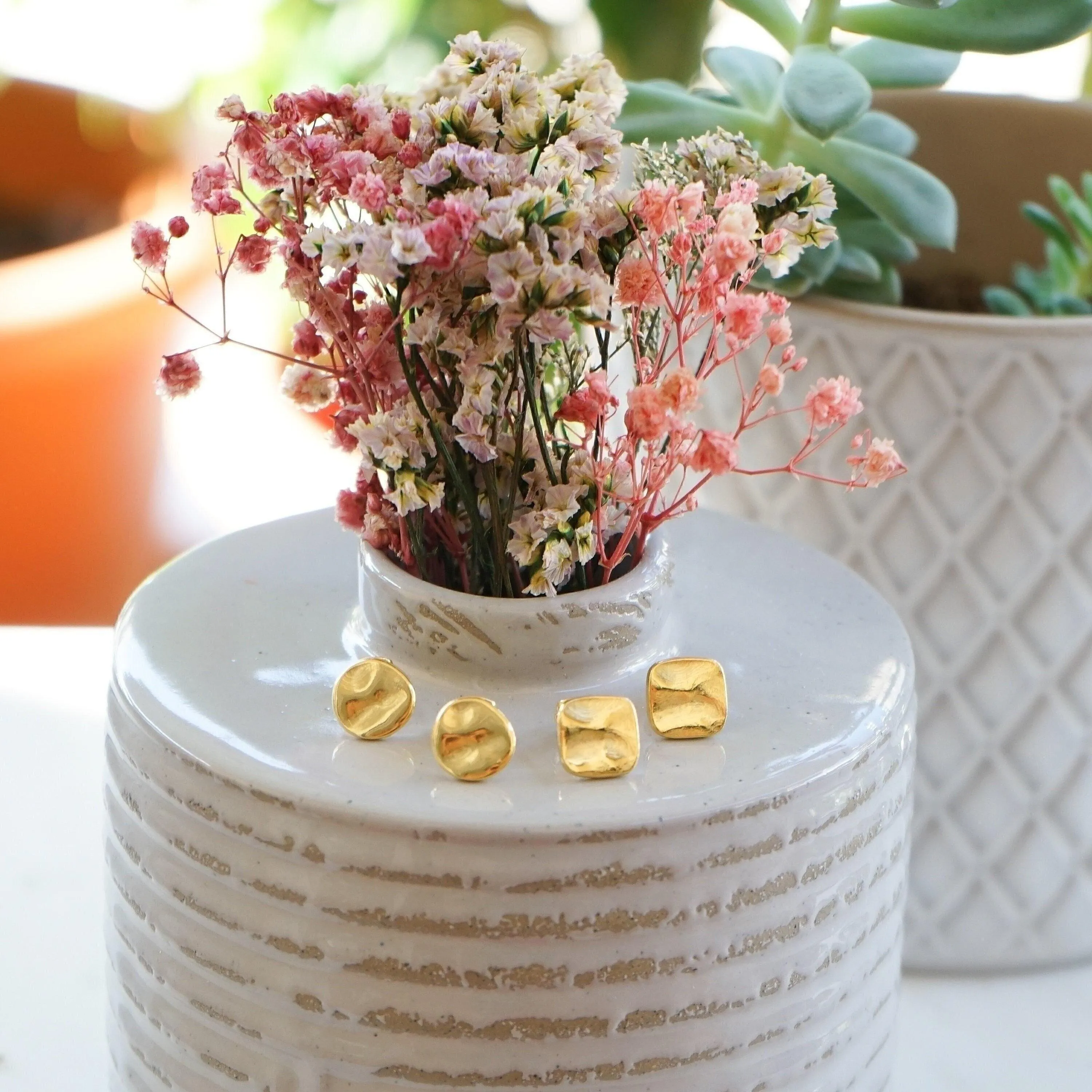 Gold Wavy Hammered Circle Stud Earrings