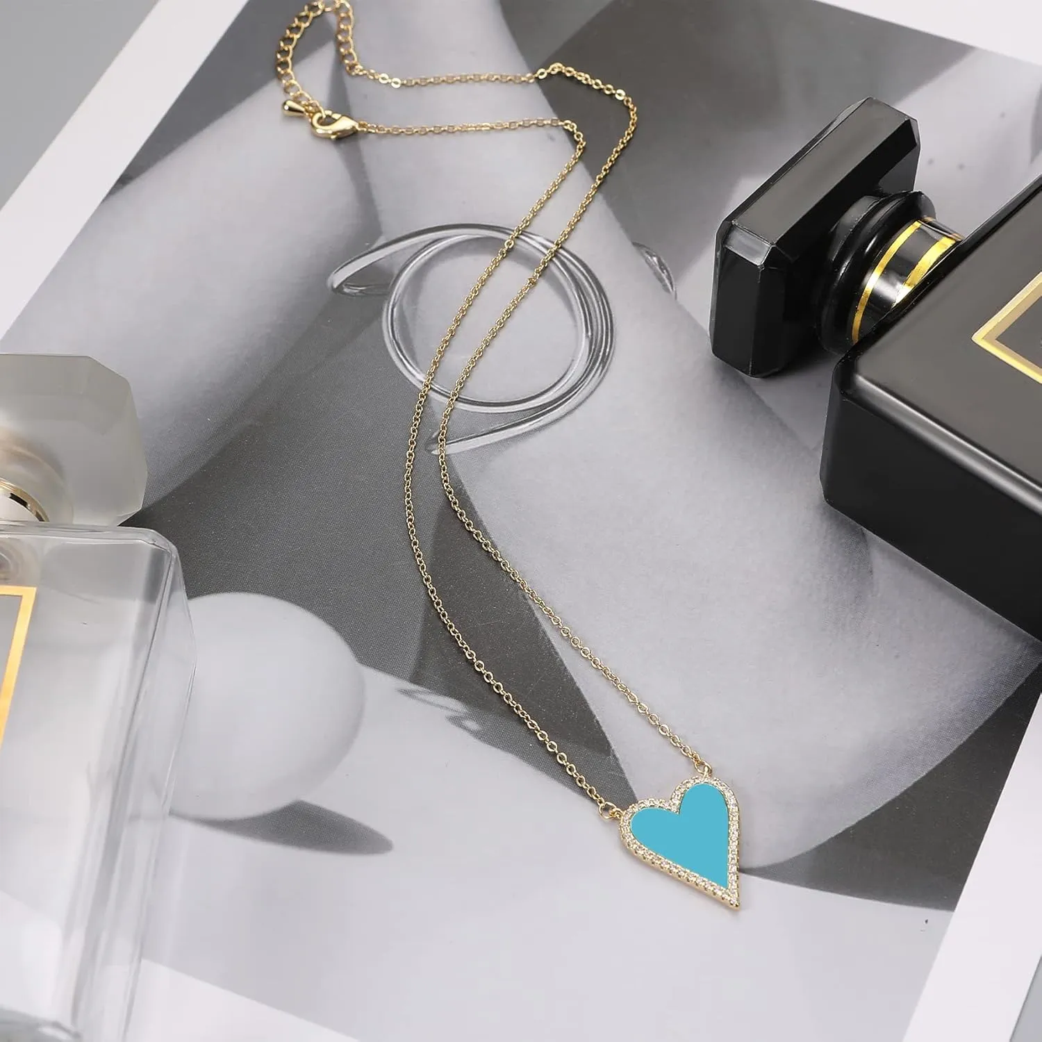Heart Necklace for Women Trendy Preppy Jewelry Gold Plated Love Heart Pendant, Heart Paperclip Chain Necklace Cute Heart Necklaces Birthday for Women Dainty Jewelry