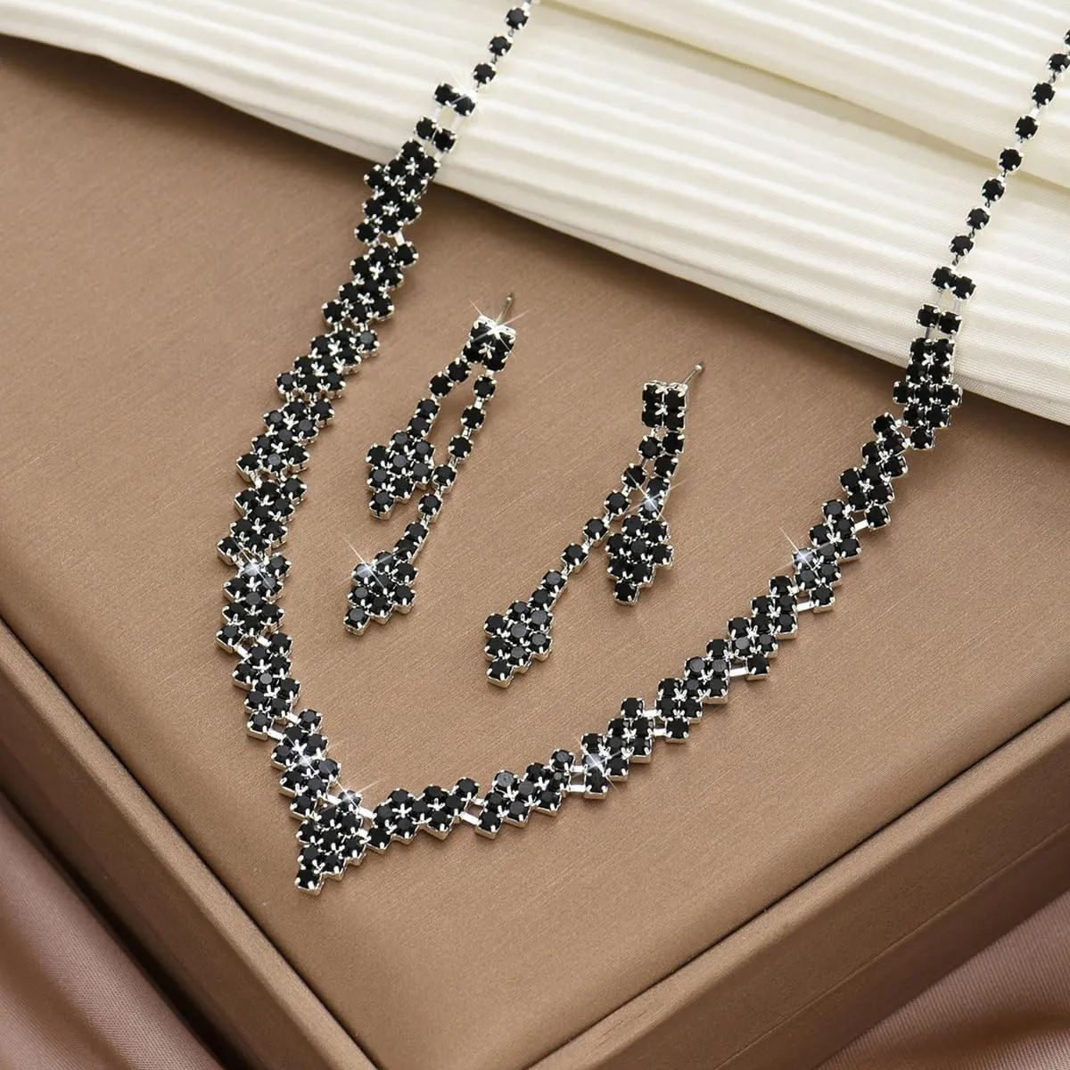 HUJUON Shiny Rhinestone Long Tassel Dangle Earrings Necklace Set Cubic Zirconia Drop Earrings Clavicle Necklace Wedding Bride Jewelry for Women