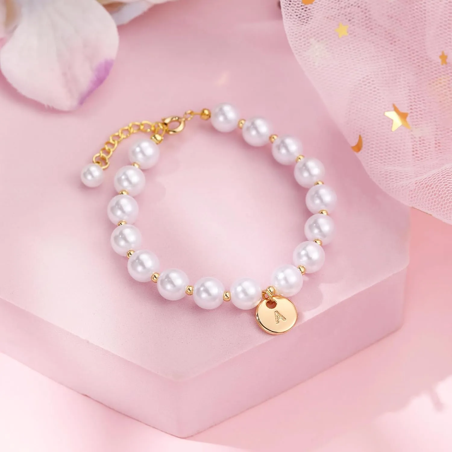 Initial Pearl Bracelet Flower Girl Bracelet Proposal Gifts for Girls, Dainty Gold Pearl Bracelets with Letter A-Z Personalized Name Jewelry Birthday Christmas Wedding Party Gift for Her
