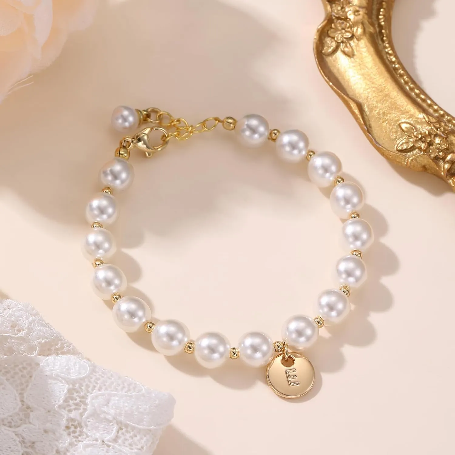 Initial Pearl Bracelet Flower Girl Bracelet Proposal Gifts for Girls, Dainty Gold Pearl Bracelets with Letter A-Z Personalized Name Jewelry Birthday Christmas Wedding Party Gift for Her
