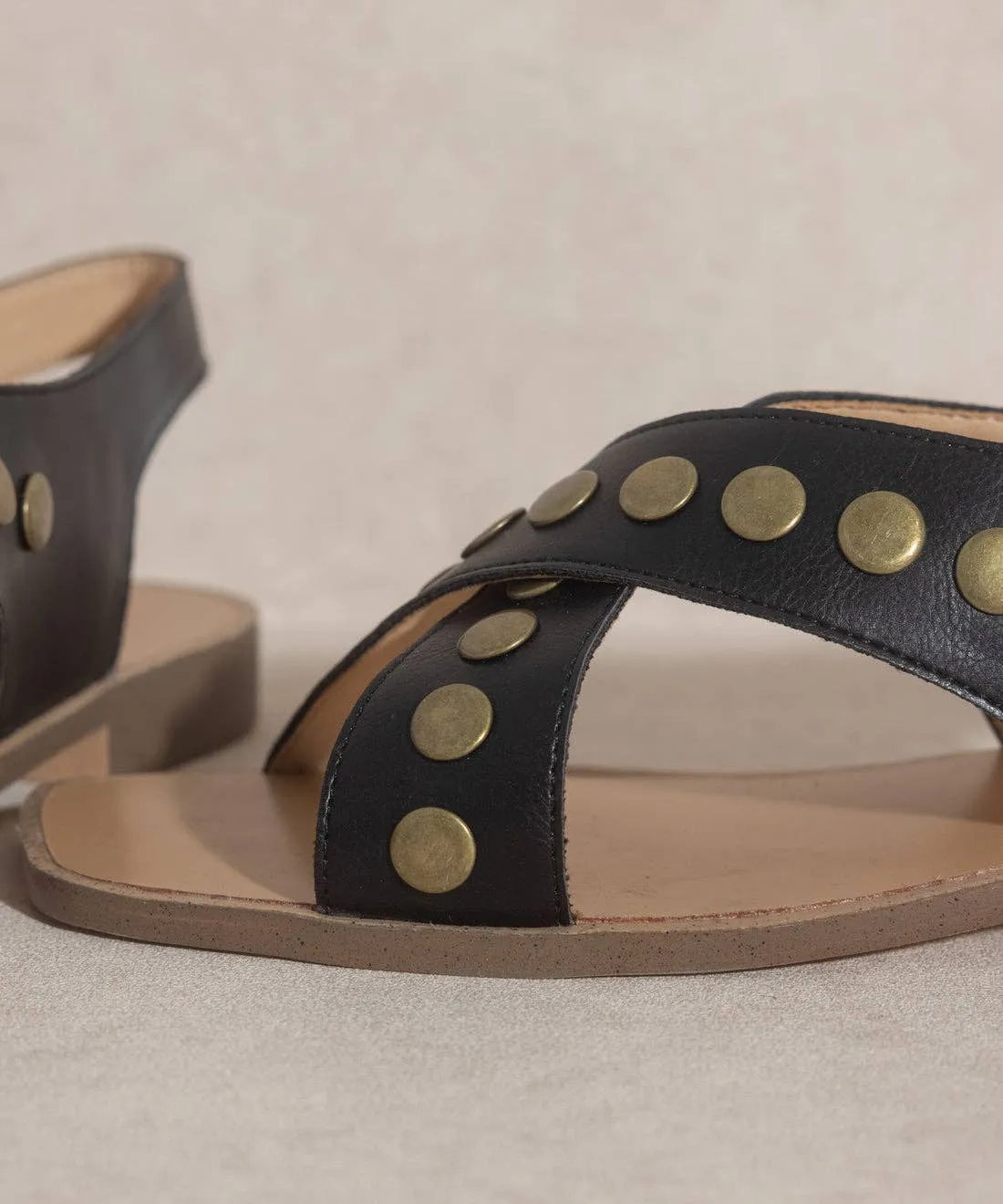 KYLIE CRISSCROSS SANDAL (blk) - Oasis Society
