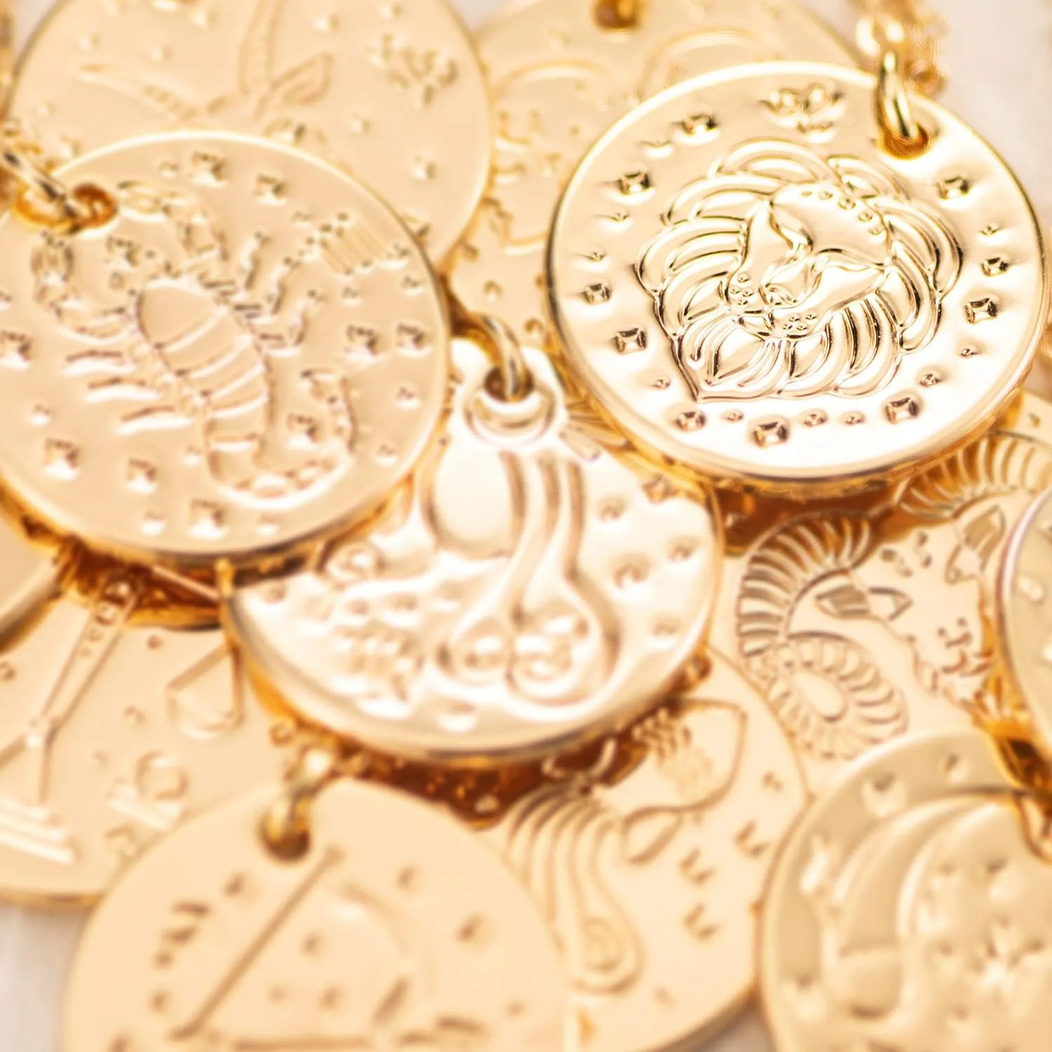 MEVECCO Constellation Disc Coin Necklace 18K Gold Plated Dainty 12 Constellation Personalized Pendant Necklace Gifts