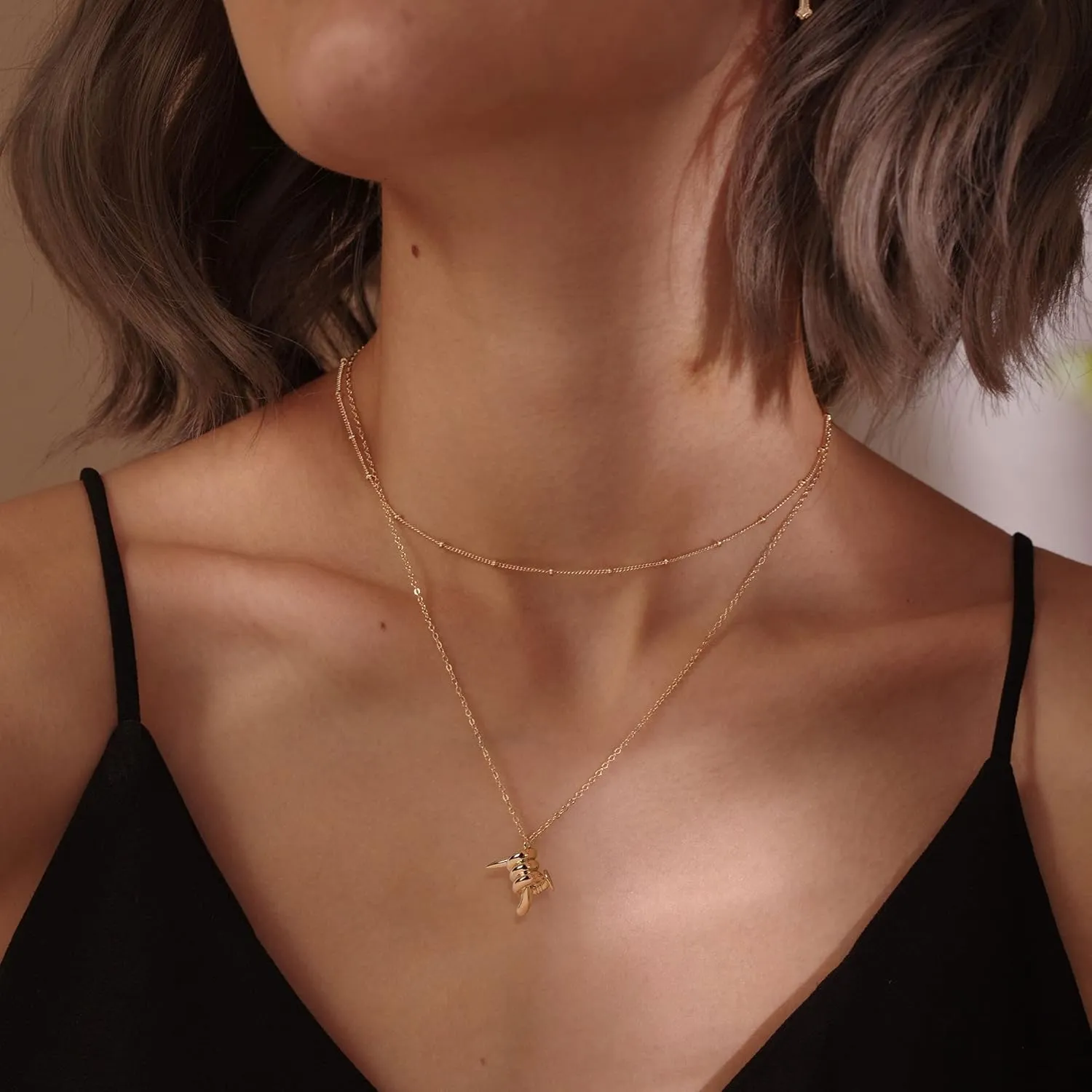 MEVECCO Dainty Gold Pendant Necklace 18K Gold Plated Simple Elegant Twist Heart CZ Necklace Classic Charm Cubic Zirconia Minimalist Jewelry Gift for Her