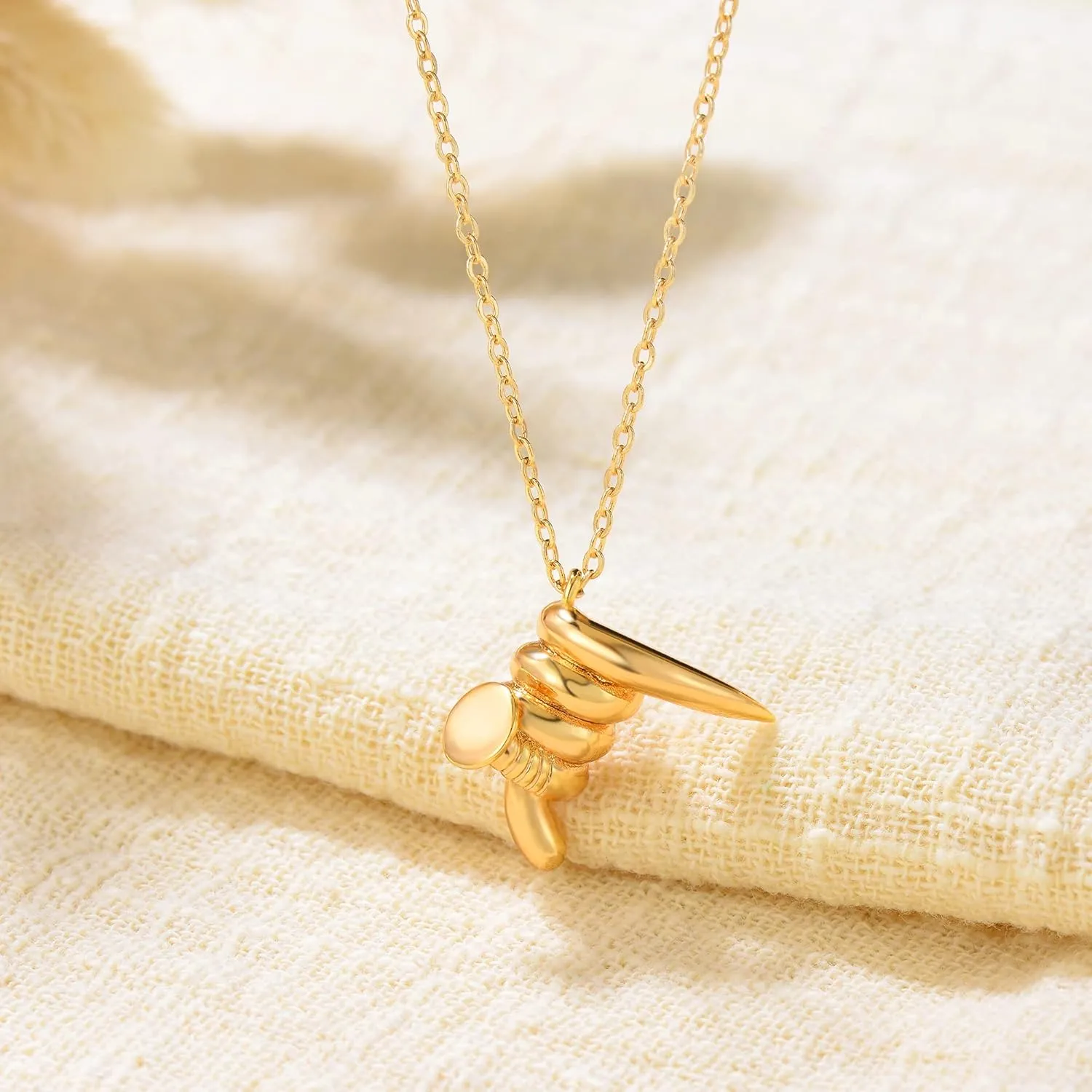 MEVECCO Dainty Gold Pendant Necklace 18K Gold Plated Simple Elegant Twist Heart CZ Necklace Classic Charm Cubic Zirconia Minimalist Jewelry Gift for Her