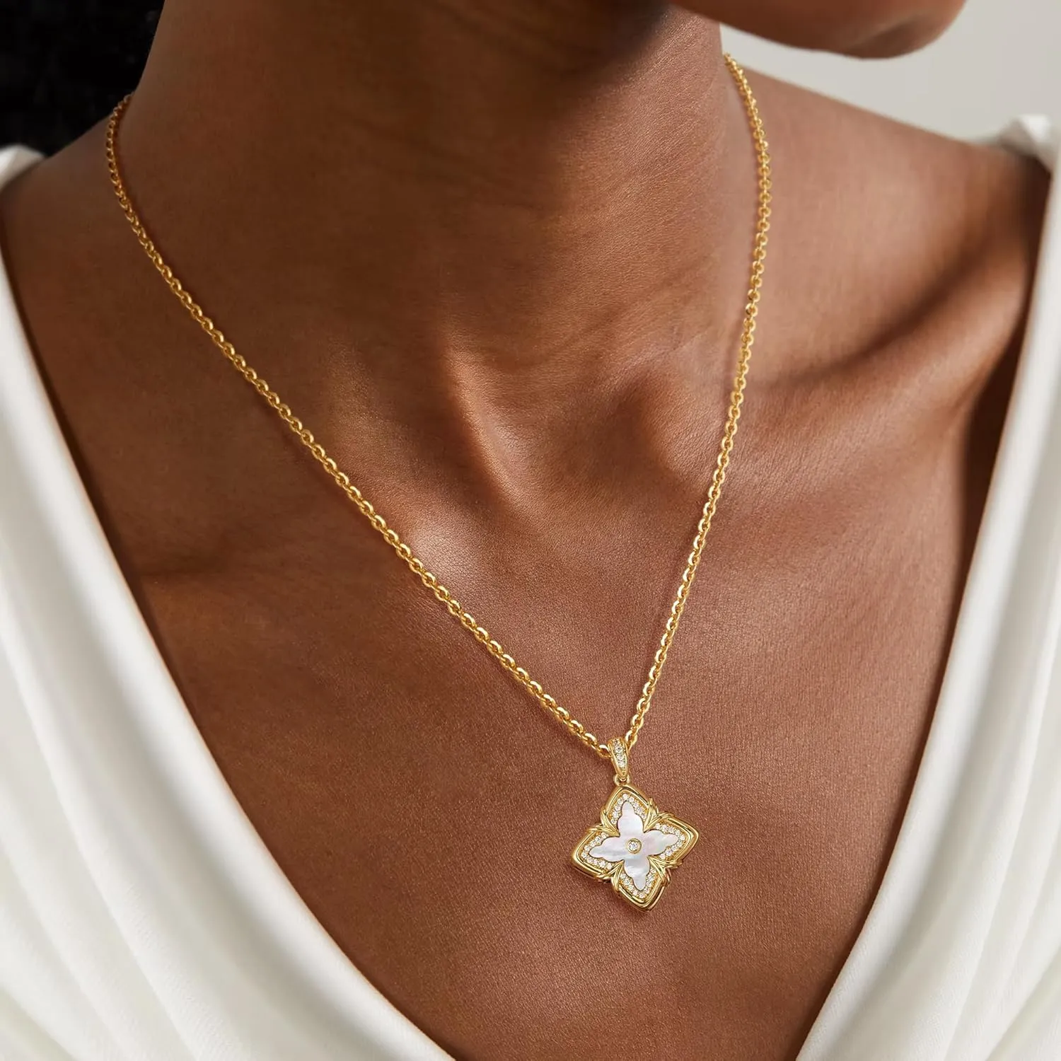 MEVECCO Gold Four Leaf Clover Necklace for Women 14K Gold Plated Clover Pendant Necklace With Diamond Fashion Lucky Clover Tiger's Eye Stone Necklace for Jewelry Gift