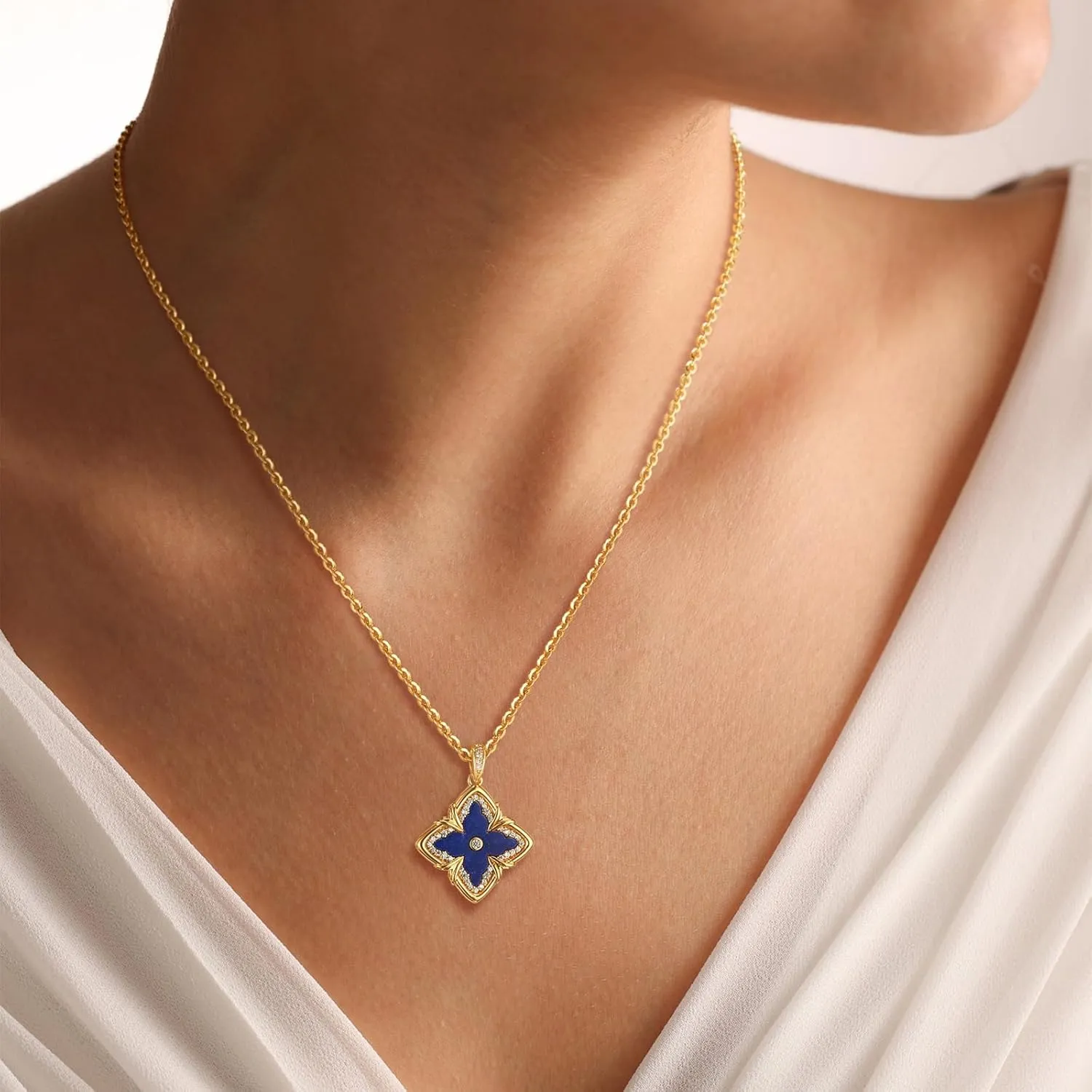 MEVECCO Gold Four Leaf Clover Necklace for Women 14K Gold Plated Clover Pendant Necklace With Diamond Fashion Lucky Clover Tiger's Eye Stone Necklace for Jewelry Gift