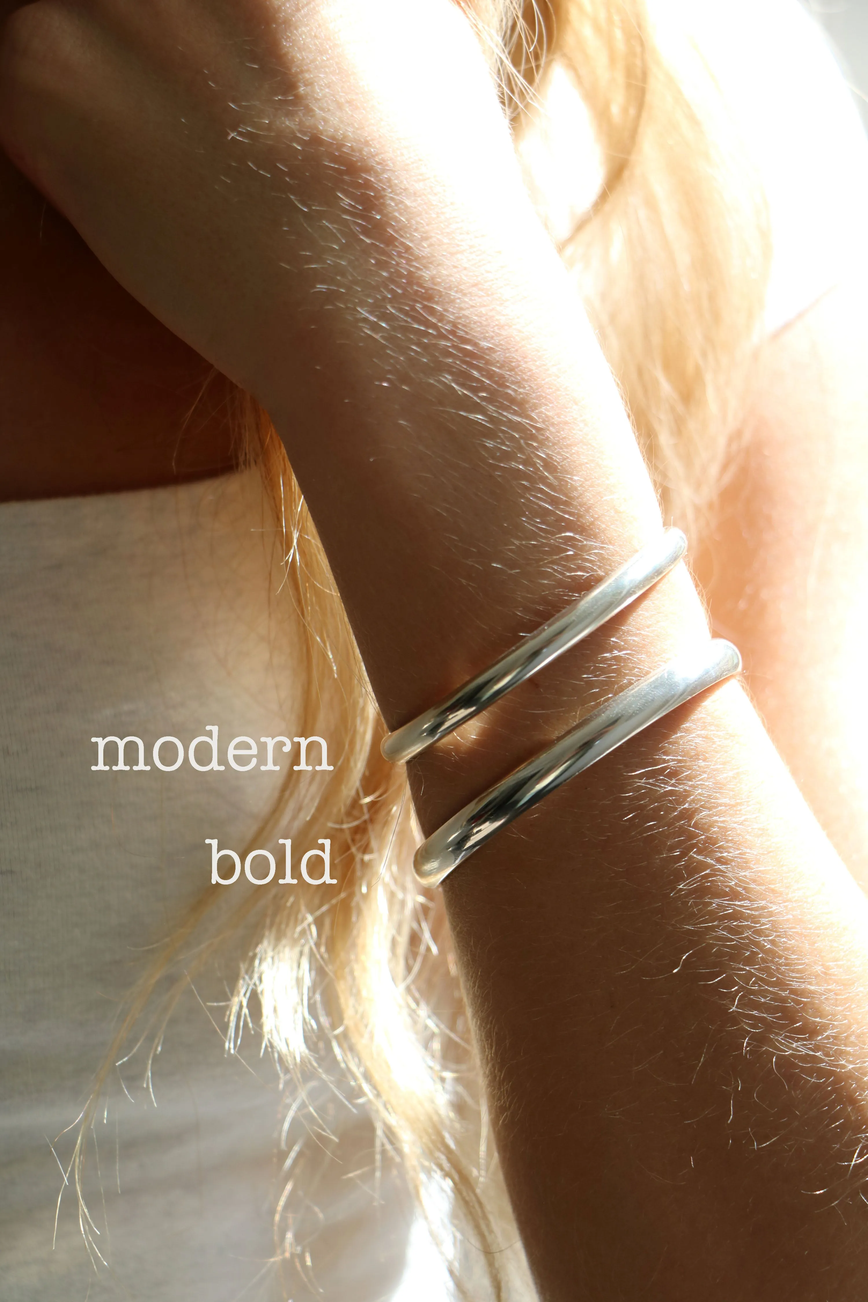 modern   bold cuff bracelet { silver }