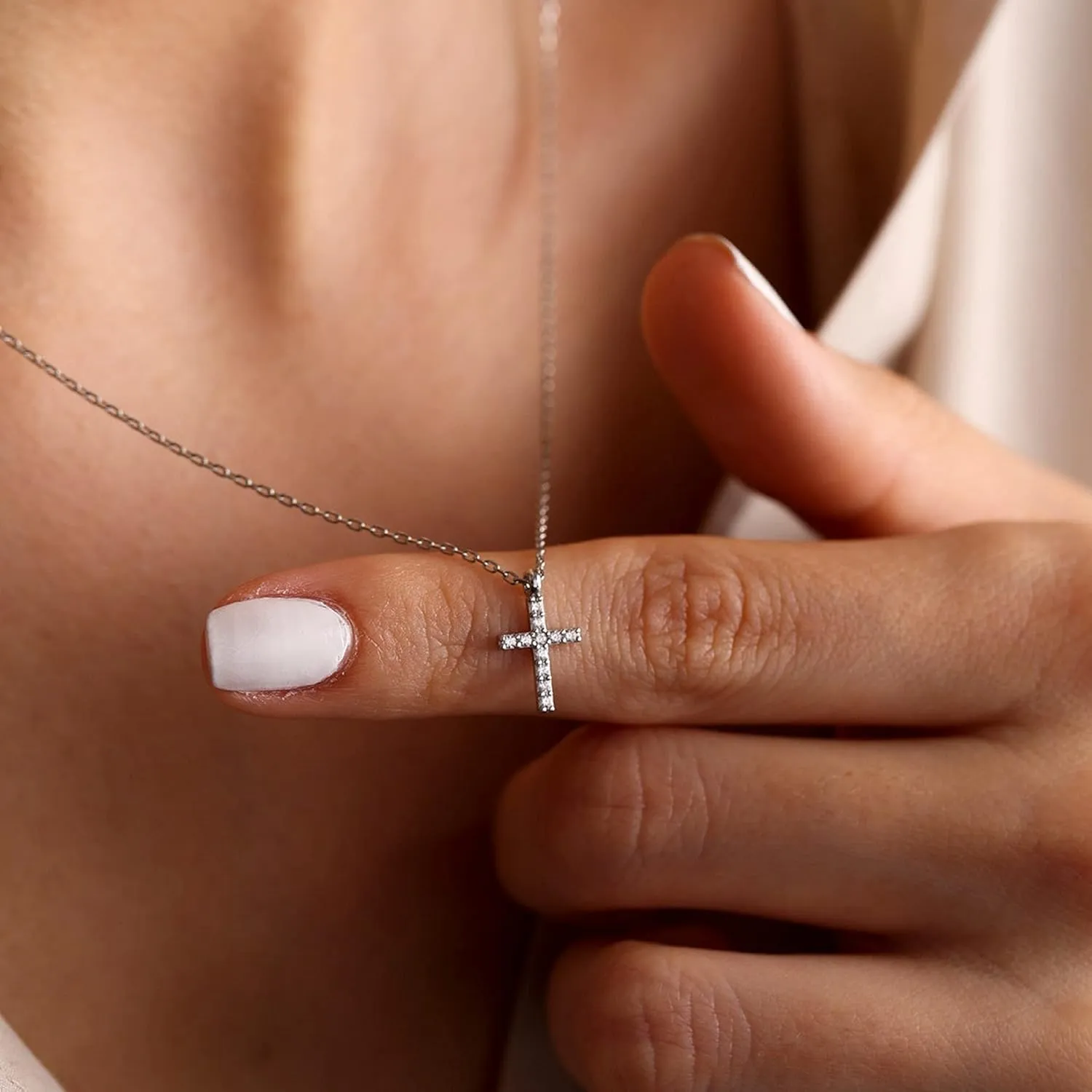 Pencros Simple Cross Necklace 18K Gold/Silver Filled Crucifix Faith Pendant Dainty Cross Choker Tiny Necklace for Women