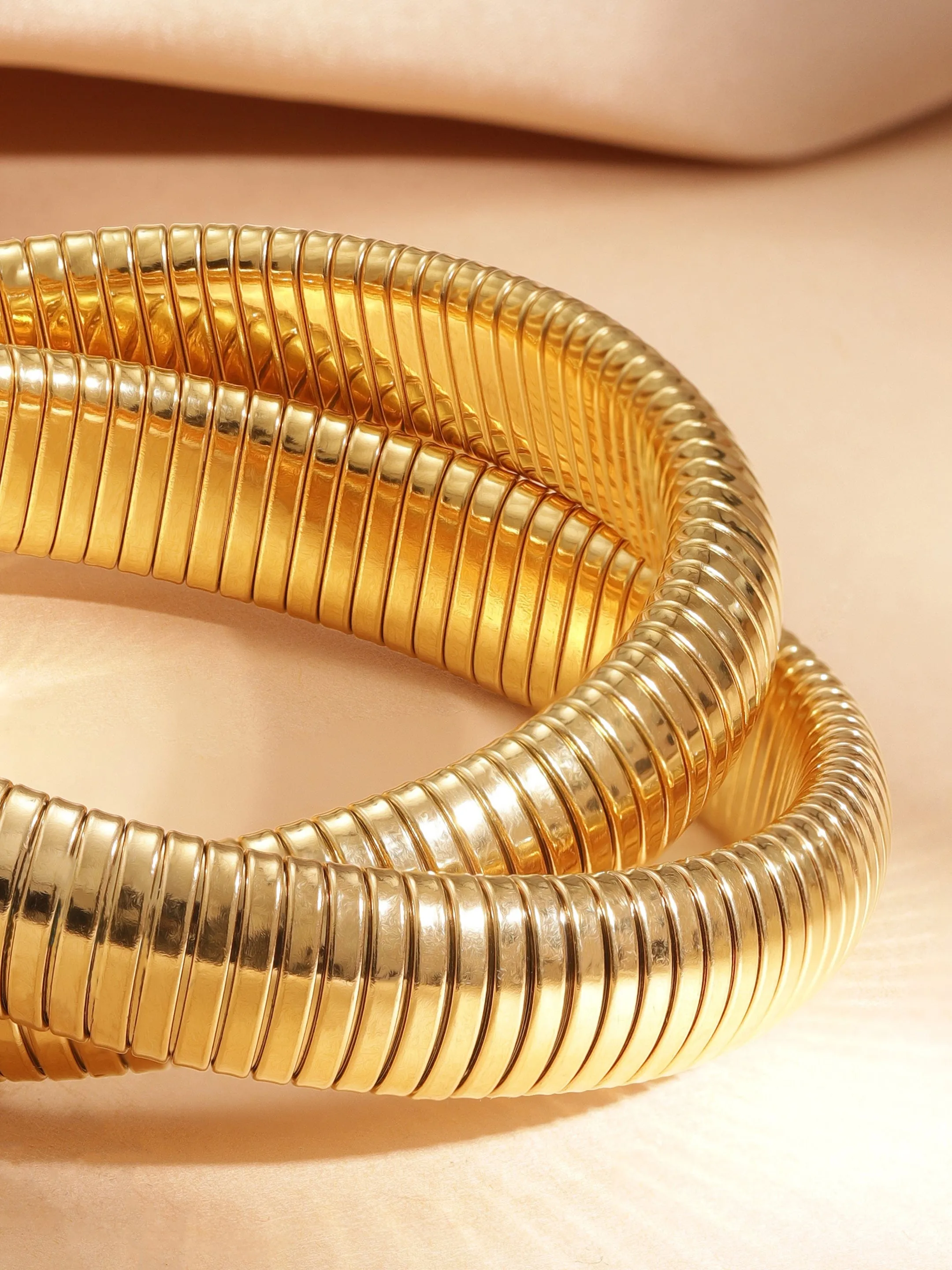 Rubans Voguish 18k Gold palted tarnish free water proof shimmmering Swirls Bracelet
