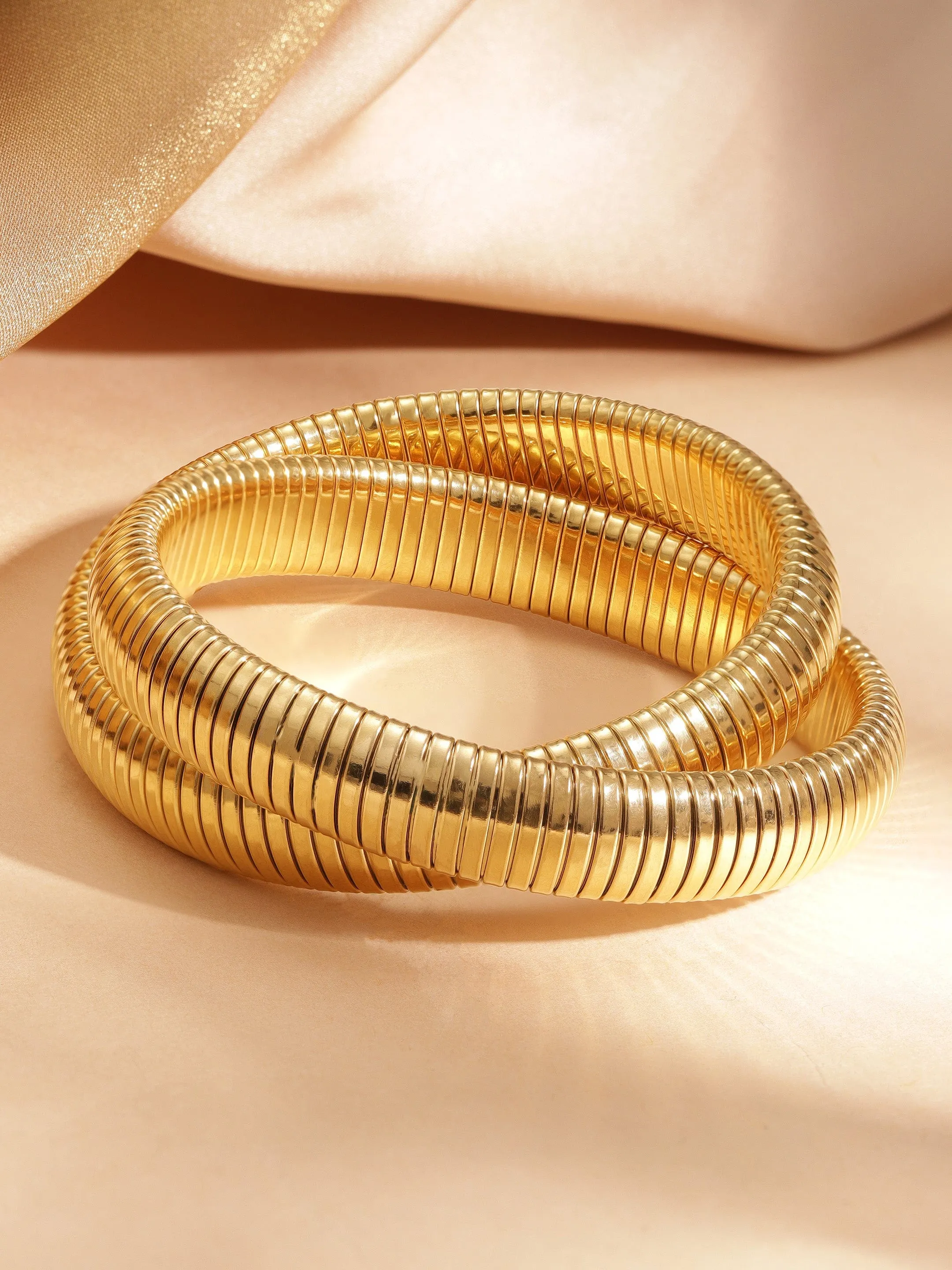 Rubans Voguish 18k Gold palted tarnish free water proof shimmmering Swirls Bracelet