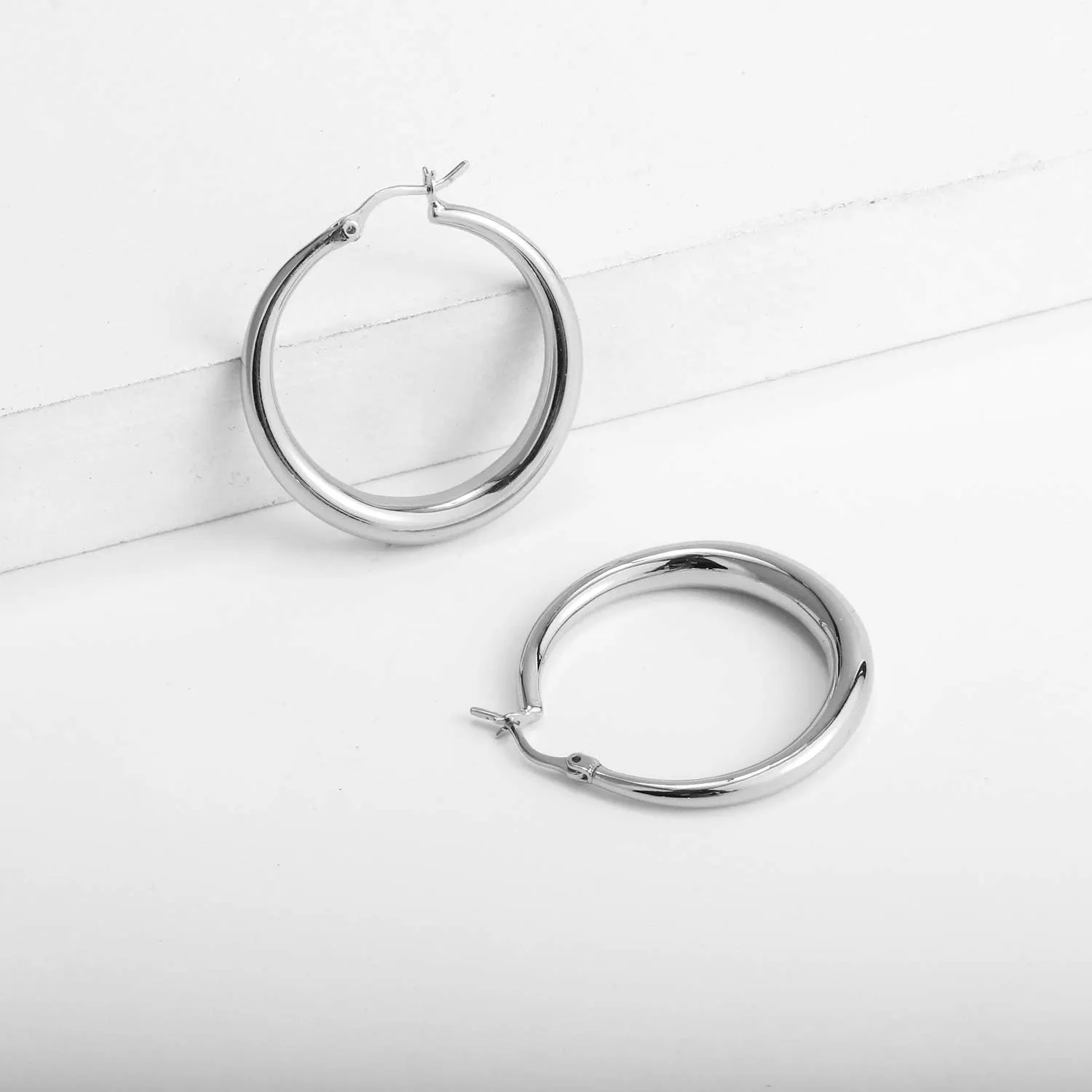 Silver Oval Hoop Earrings Hypoallergenic 14K Gold Plated Sterling Silver Lightweight Oval Hoop Earrings for Women Gilrs