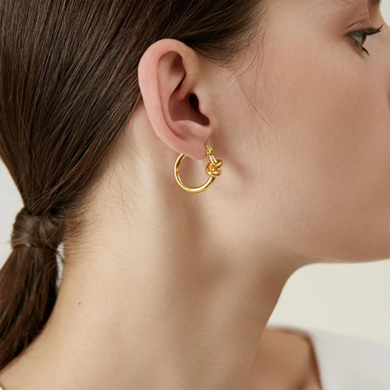 Sonateomber Chunky Gold Hoop Huggie Earrings for Women  Large Sparkly Rhinestone Crystal Circle Hoops Hypoallergenic Statement Wedding Bridal Prom Jewelry Gift