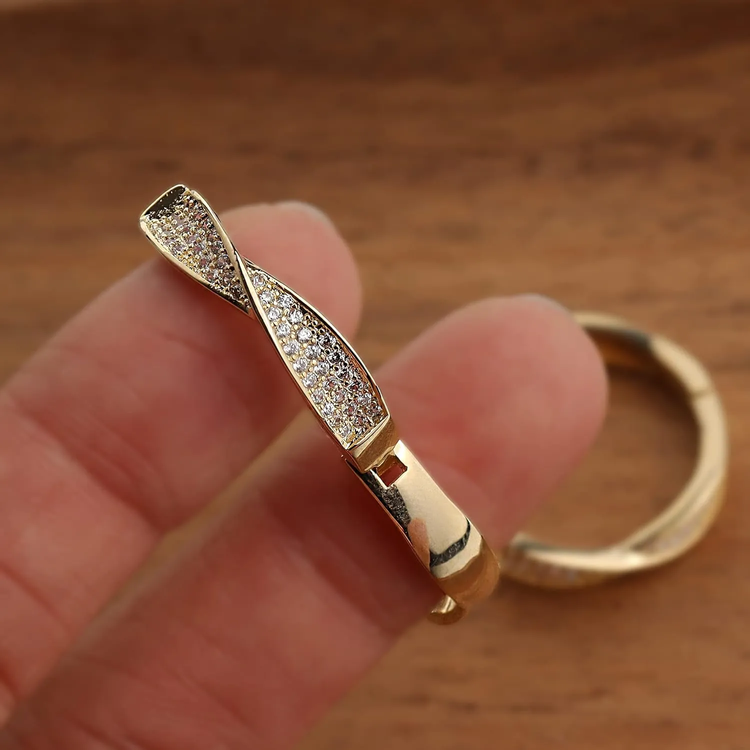 Sonateomber Large Chunky Gold Hoop Earrings for Women statement Huggie Fashion Prom Wedding Jewelry Gift