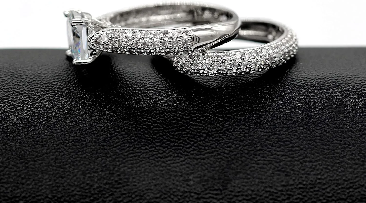Uloveido 2 PCS Platinum Plated Square Zirconia Cushion Halo Engagement Wedding Ring Set for Women Y591