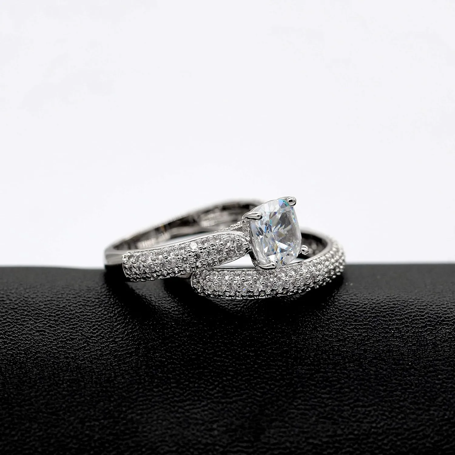 Uloveido 2 PCS Platinum Plated Square Zirconia Cushion Halo Engagement Wedding Ring Set for Women Y591