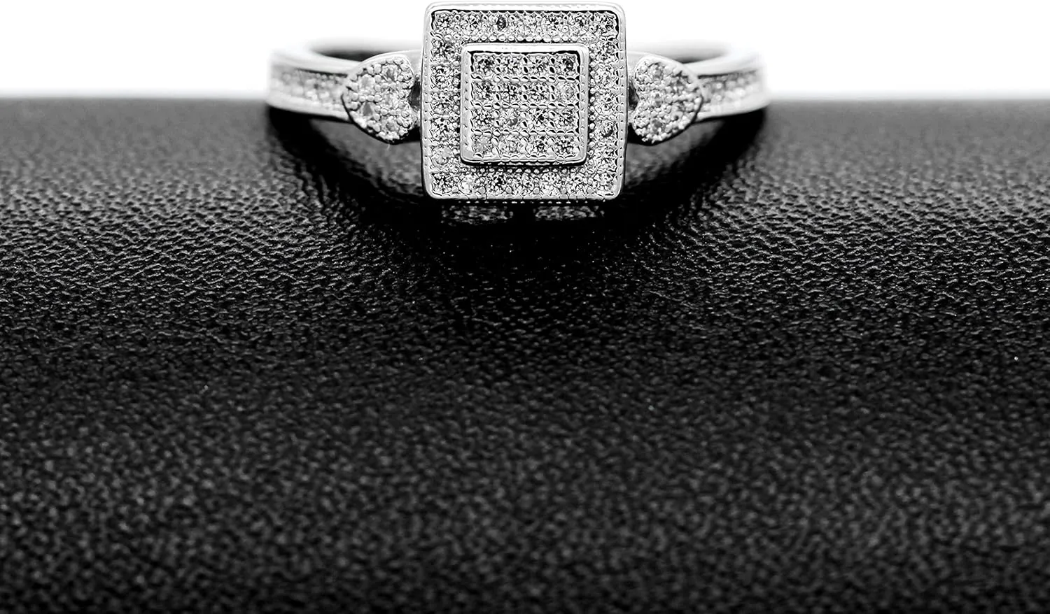 Uloveido Created Diamond Engagement Wedding Heart Rings for Women Bridal Silver Color Square Anniversary Promise Ring for Her Female Gift with Cubic Zirconia Y010
