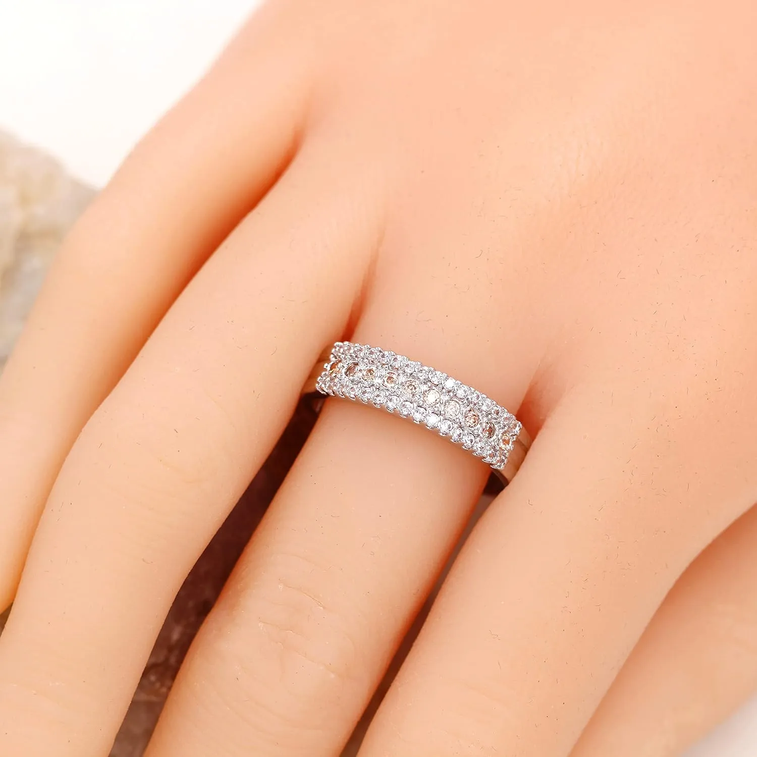 Uloveido Fashion Platinum Plated CZ Crystal Rings for Women Wedding Engagement Birthday Jewelry Gift Created Diamond Ring for Her Y014