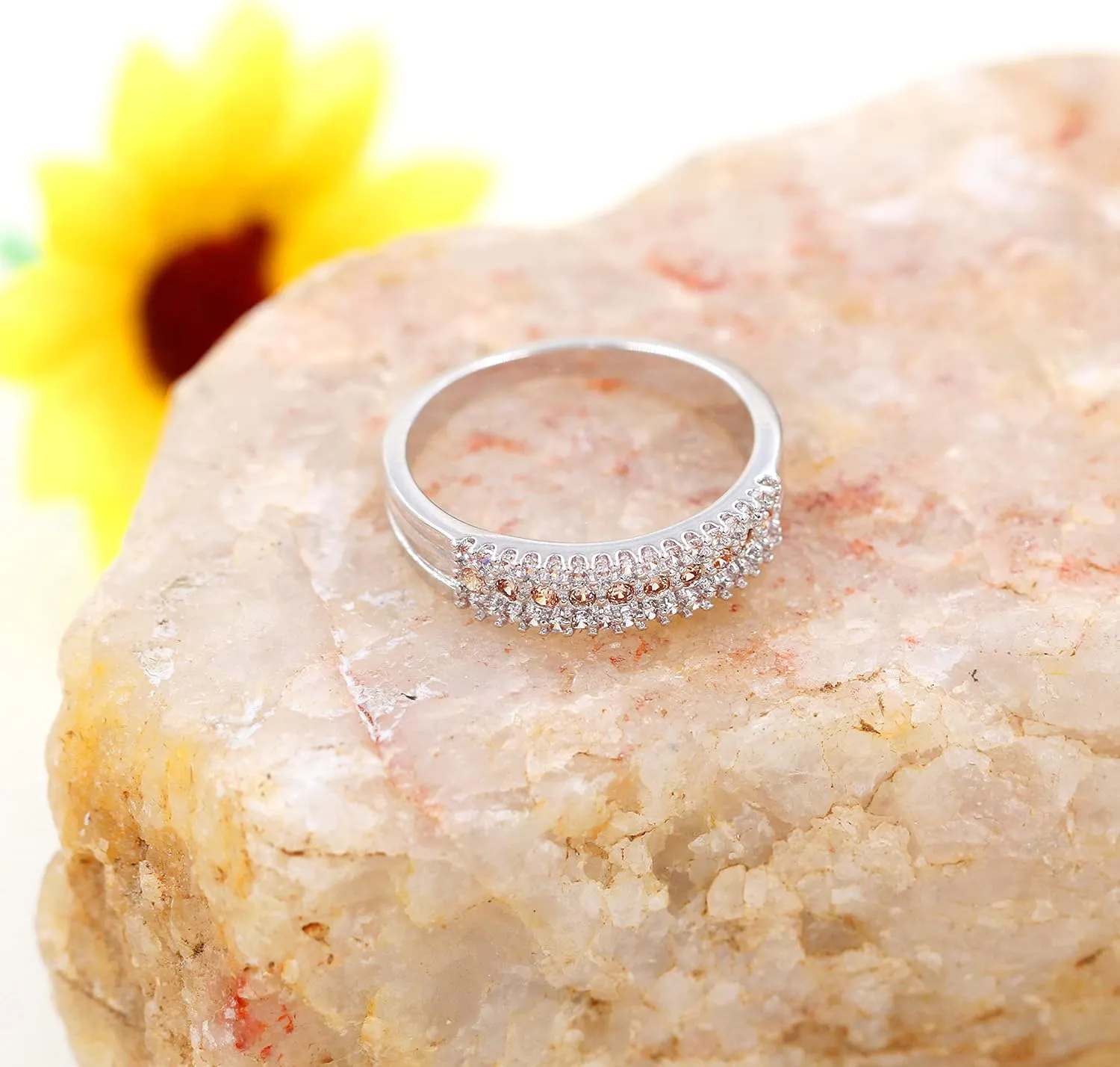 Uloveido Fashion Platinum Plated CZ Crystal Rings for Women Wedding Engagement Birthday Jewelry Gift Created Diamond Ring for Her Y014