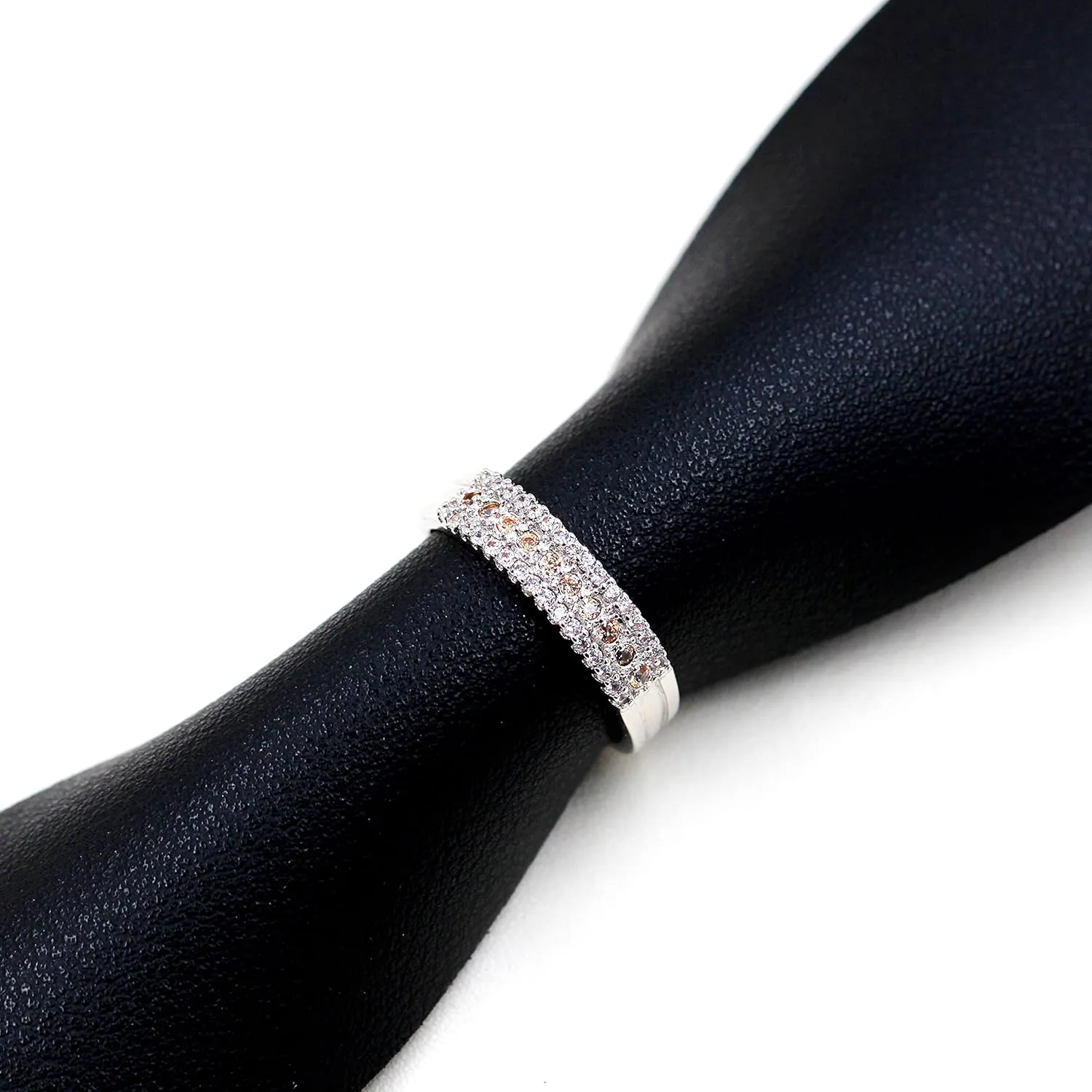Uloveido Fashion Platinum Plated CZ Crystal Rings for Women Wedding Engagement Birthday Jewelry Gift Created Diamond Ring for Her Y014