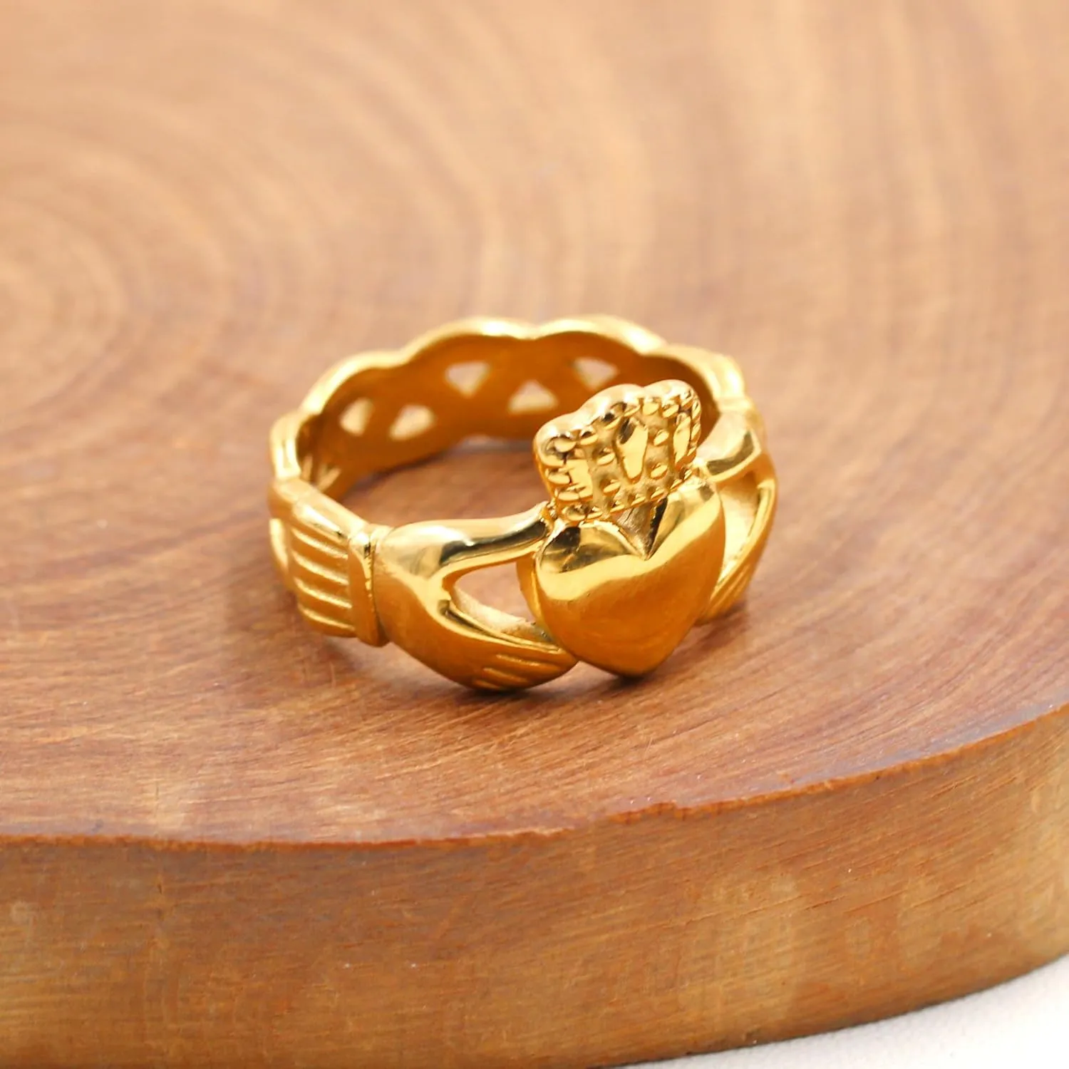 Uloveido Gold Plated Hand Heart Irish Claddagh Ring Love Loyalty Celtic Knot Rings Stainless Steel Wedding Bands