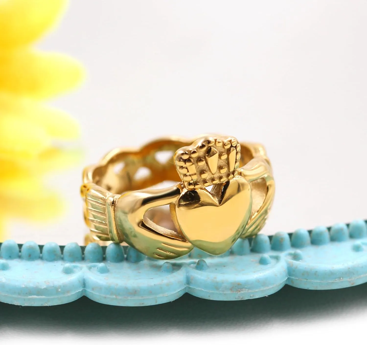 Uloveido Gold Plated Hand Heart Irish Claddagh Ring Love Loyalty Celtic Knot Rings Stainless Steel Wedding Bands