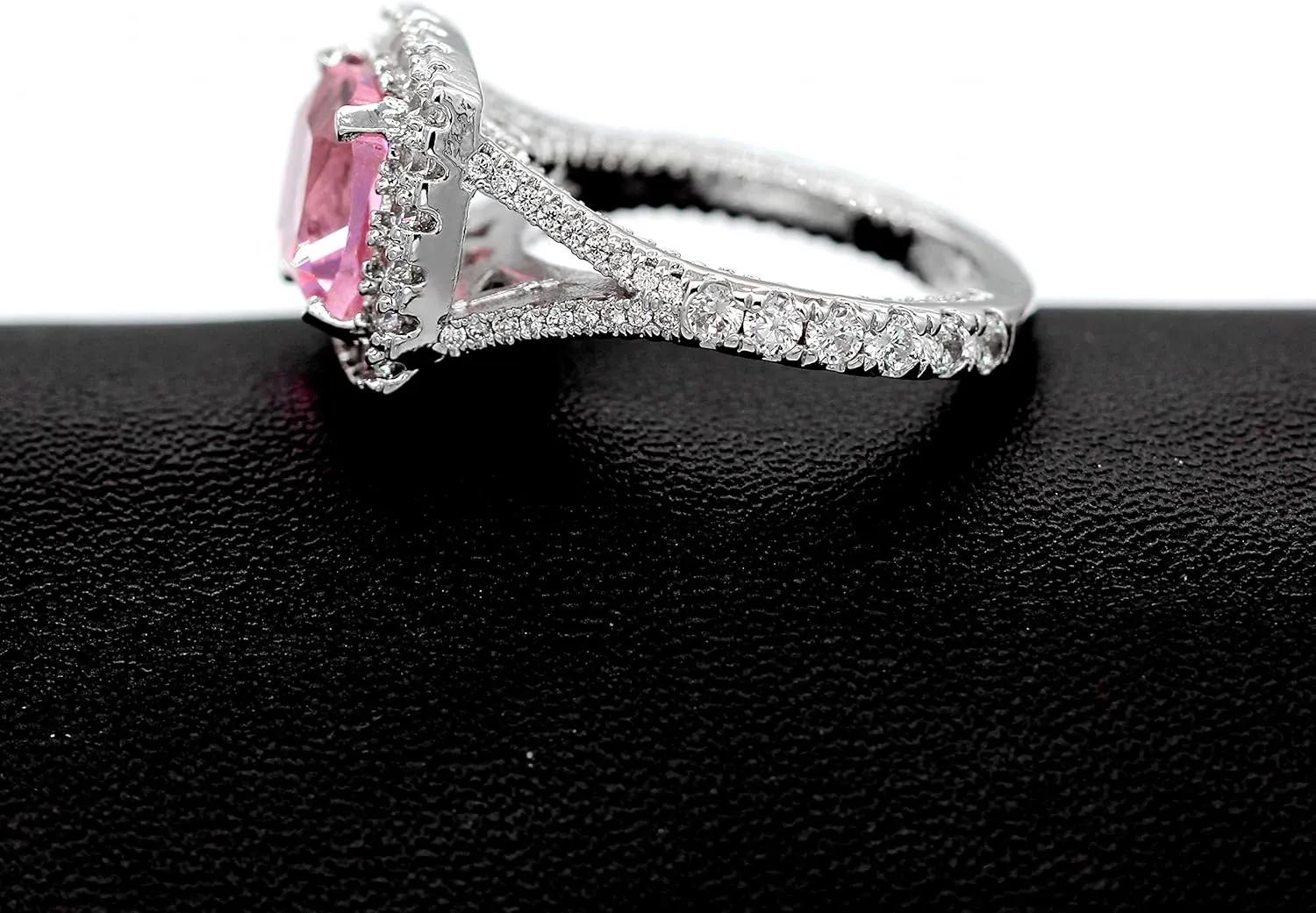 Uloveido Platinum Plated Sparky Cushion Cut 3 Carats Pink Cubic Zirconia Stone Solitaire Square Wedding Ring Split Shank Y586