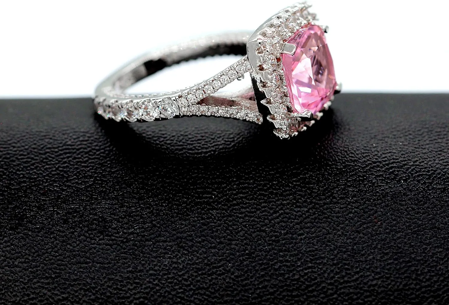 Uloveido Platinum Plated Sparky Cushion Cut 3 Carats Pink Cubic Zirconia Stone Solitaire Square Wedding Ring Split Shank Y586