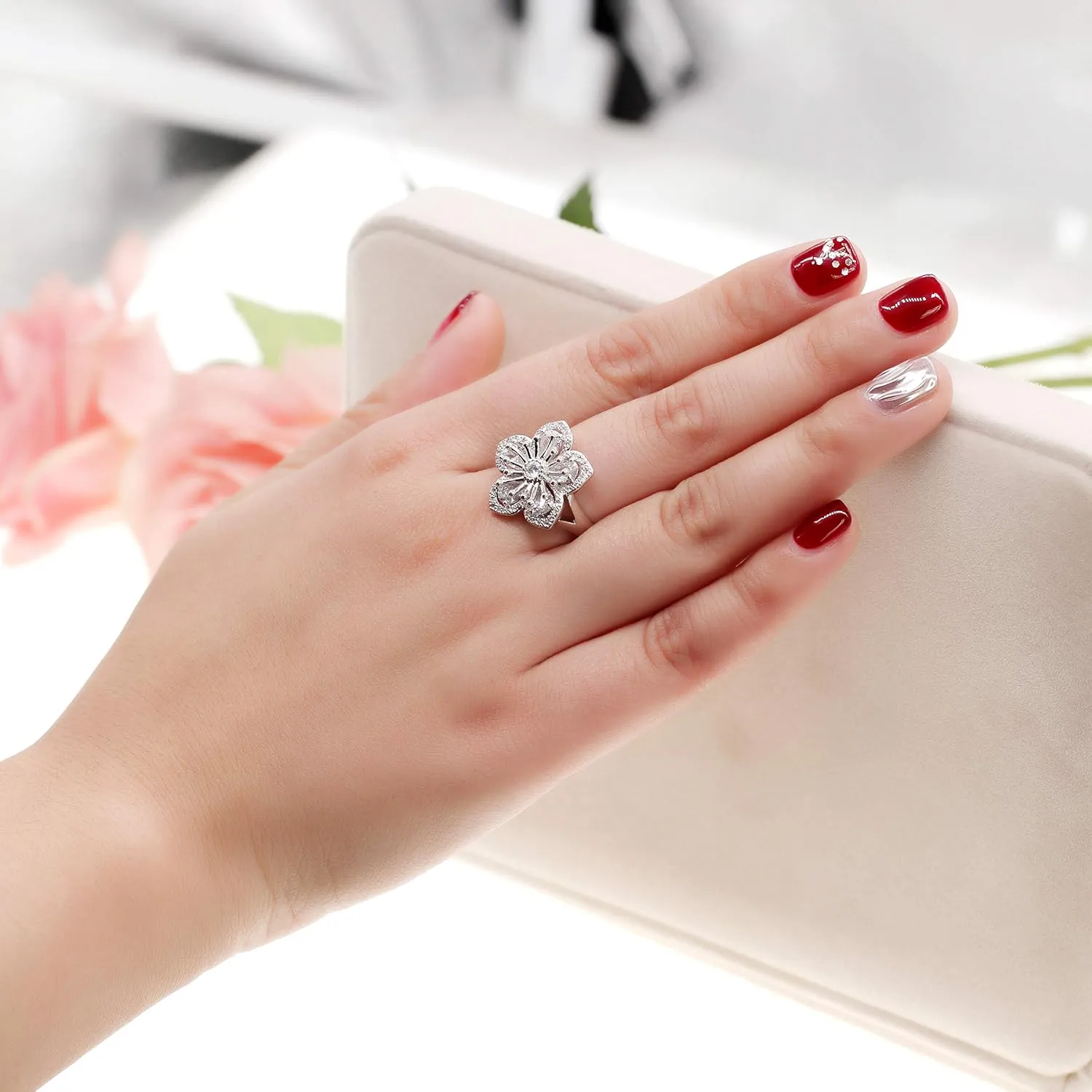 Uloveido Platinum Plated White Sakura Flower Rings with Pear Cut Cubic Zirconia Wedding Peach Blossom Ring Engagement Y581