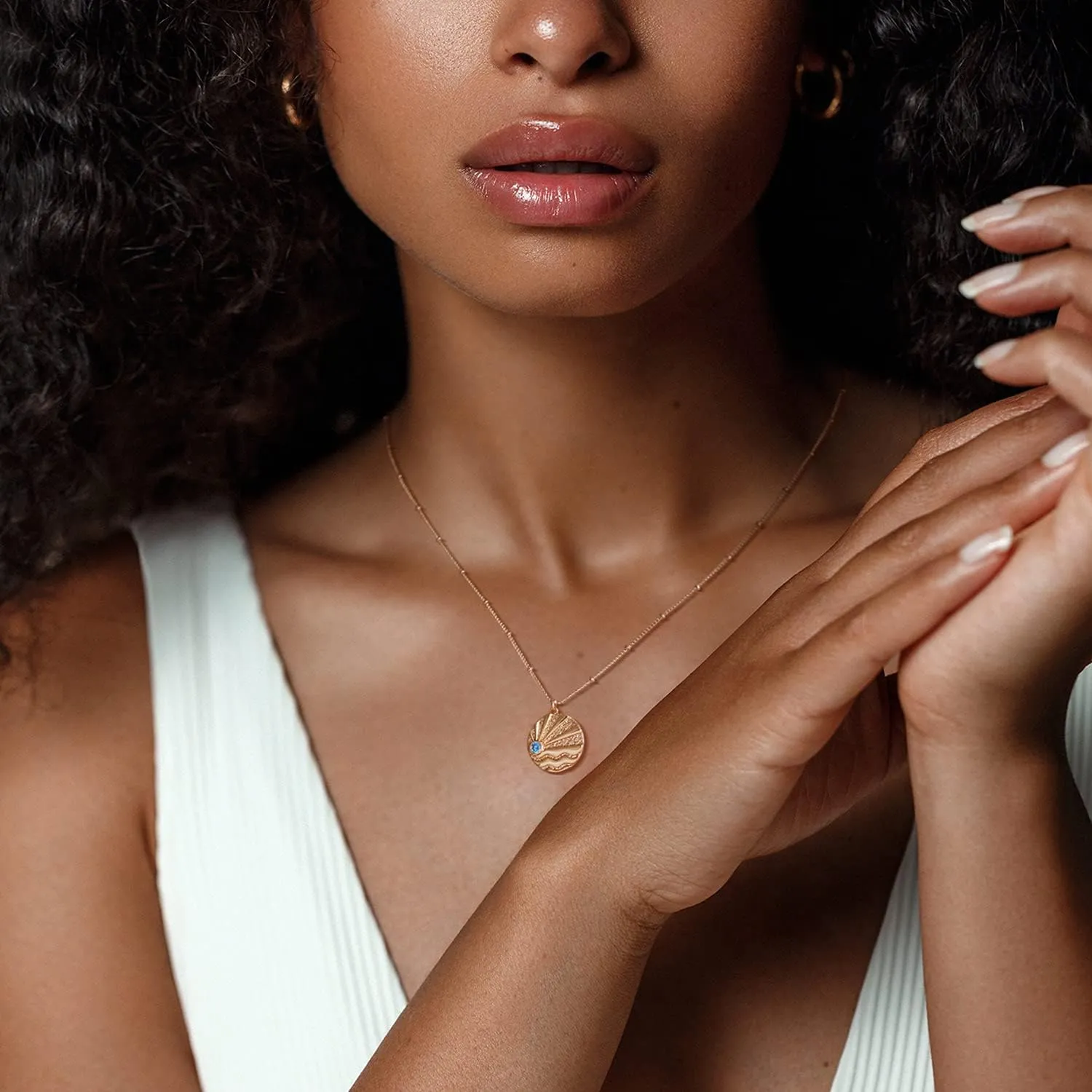 VACRONA Coin Necklace 18k Gold Plated Vintage Textured Medallion Coin Pendant Round Circle Disk Dainty Necklace for Women