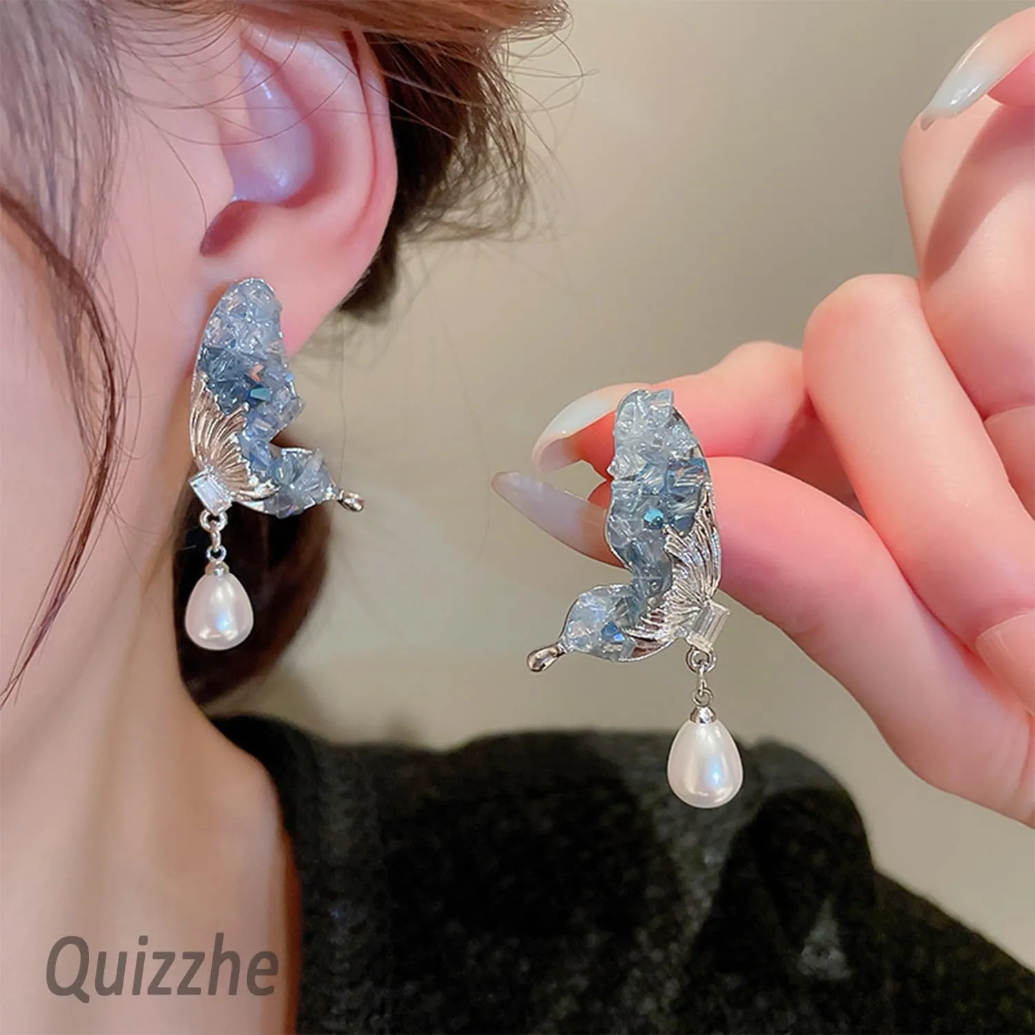 Vintage Teardrop Pearl Drop Earrings Dainty Ice Crystal Butterfly Wing Stud Blue Crystal Butterfly Dangling Pearl Earrings Party Weddings Trendy Jewelry Gifts for Womens