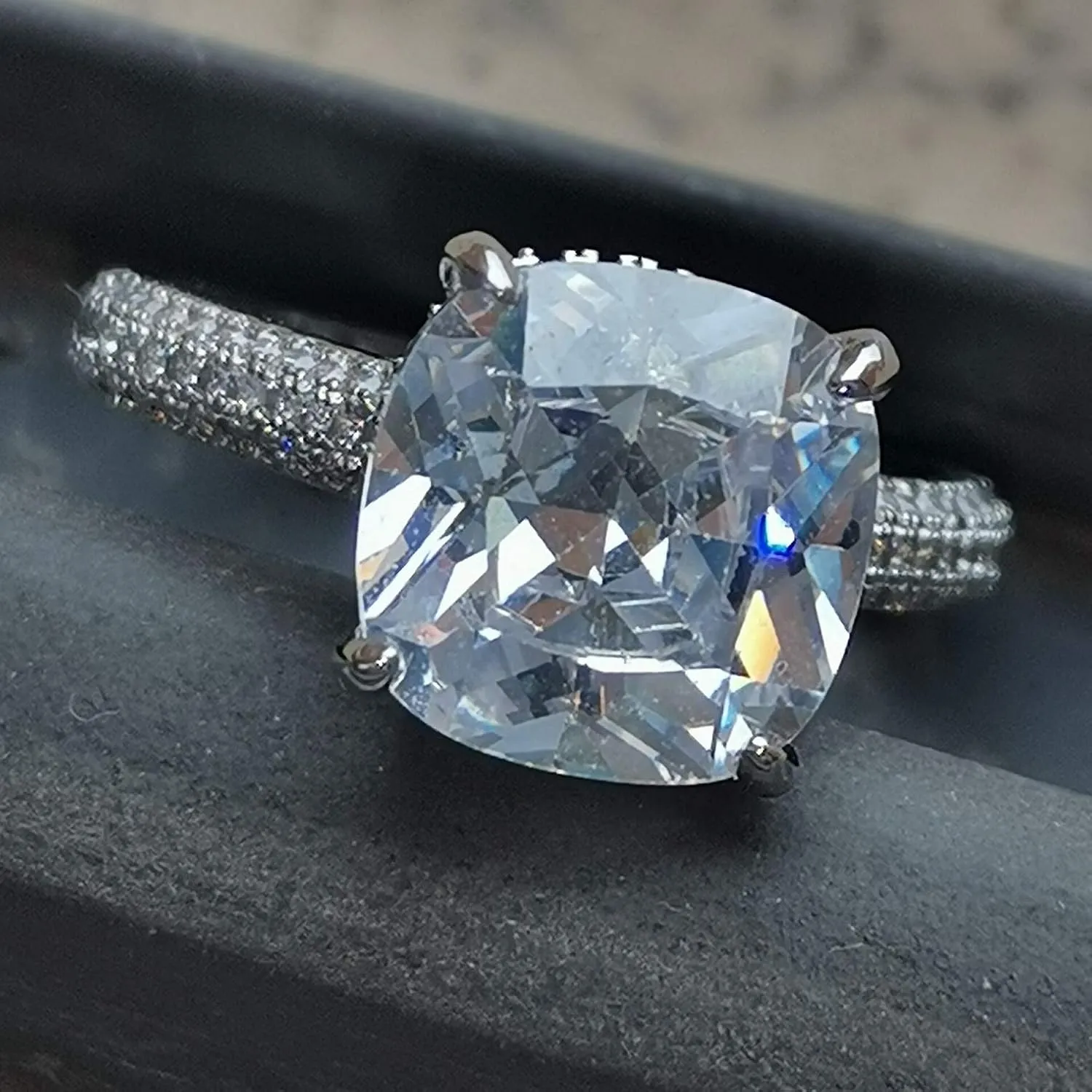 Women's Fashion Shiny Simulation Diamond Ring Plated Platinum Cushion Cut Cubic Zirconia CZ Statement Halo Wedding Engagement Jewelry