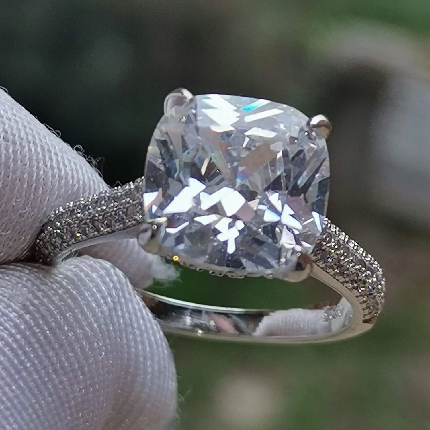 Women's Fashion Shiny Simulation Diamond Ring Plated Platinum Cushion Cut Cubic Zirconia CZ Statement Halo Wedding Engagement Jewelry